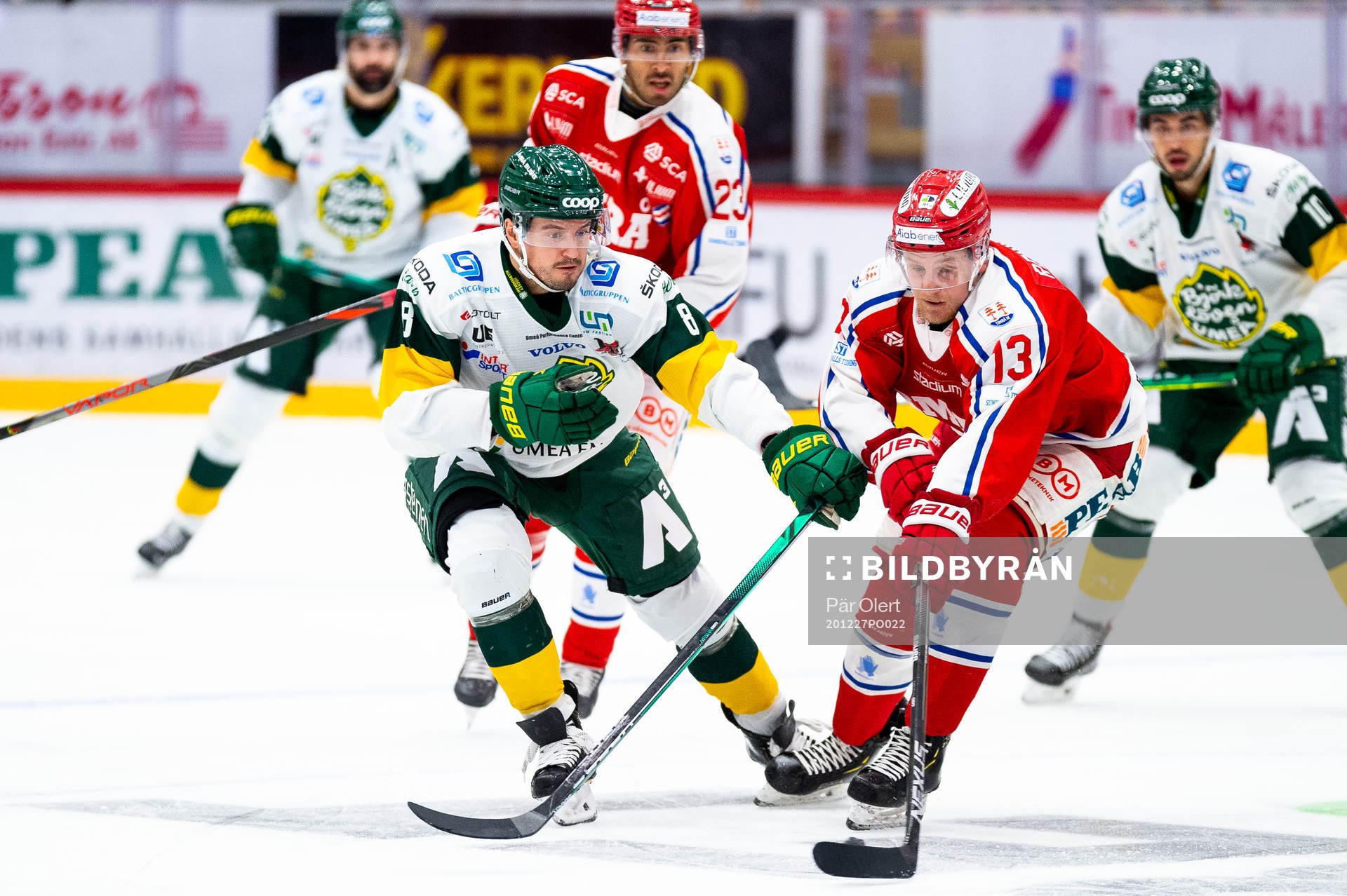 Björklövens Alexander Deilert och Timrås Hugo Reinhardt