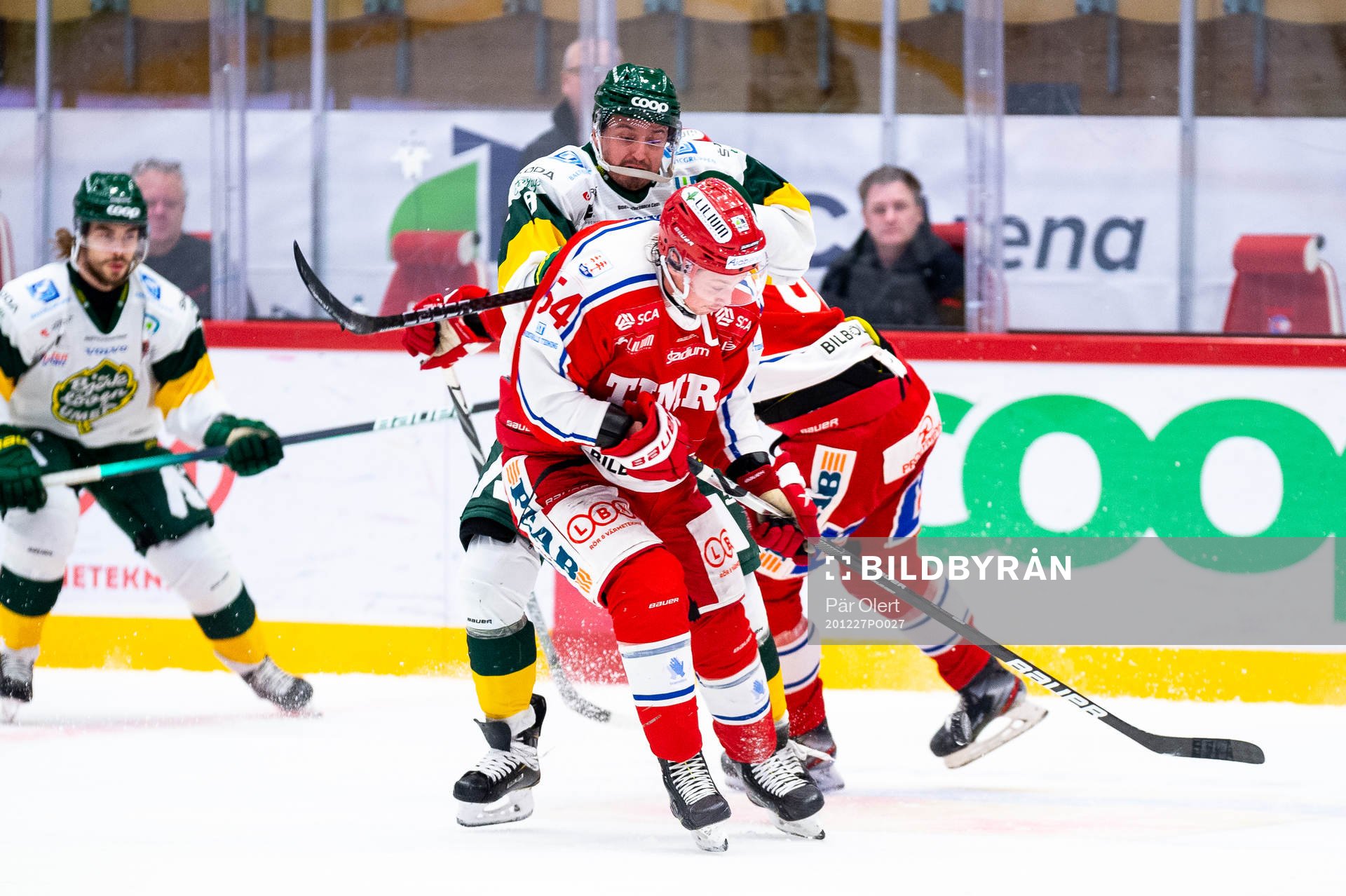 Björklövens Alexander Deilert och Timrås Jonathan Dahlén