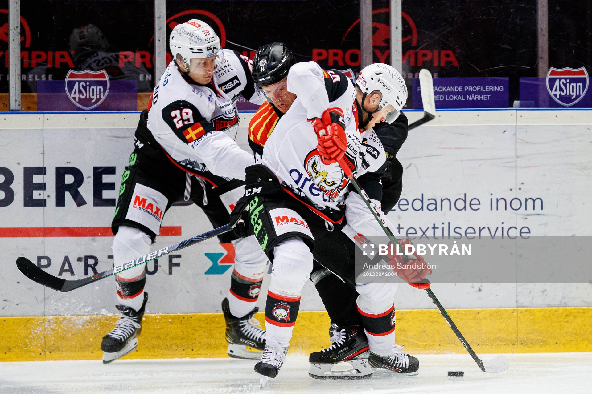 Malmö Redhawks Christoffer Forsberg och Eric Engstrand i