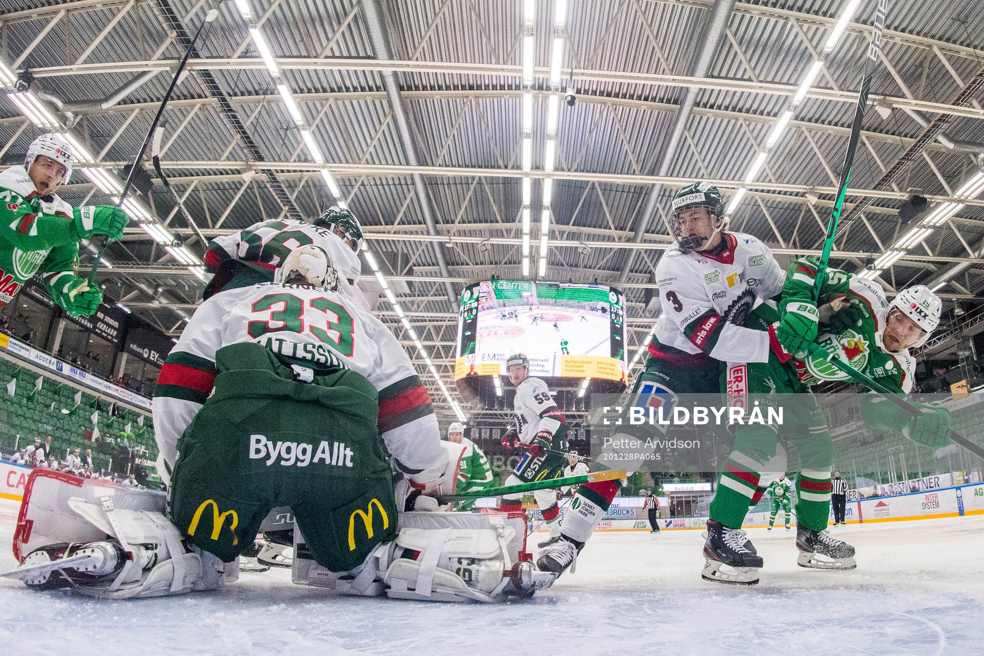Rögles Daniel Zaar och Simon Ryfors oroar mot Frölundas