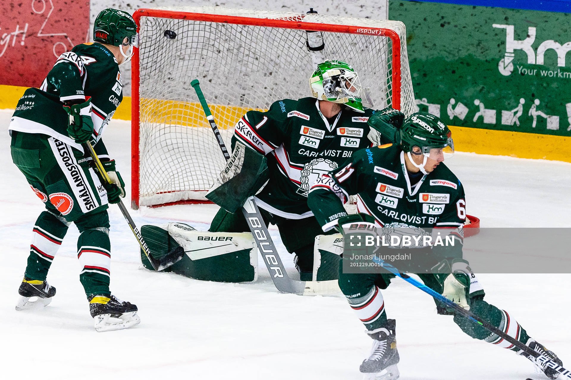 Modos Adam Rockwood (ej i bild) gör mål 1-2 bakom