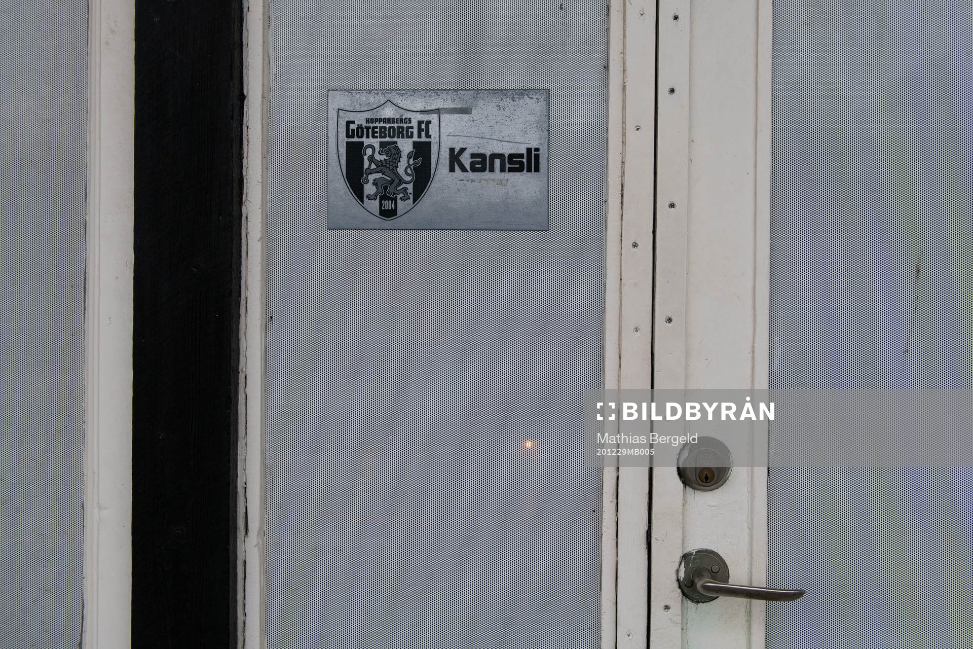 Skylt till kansliet i klubbhuset vid Valhalla IP i samband
