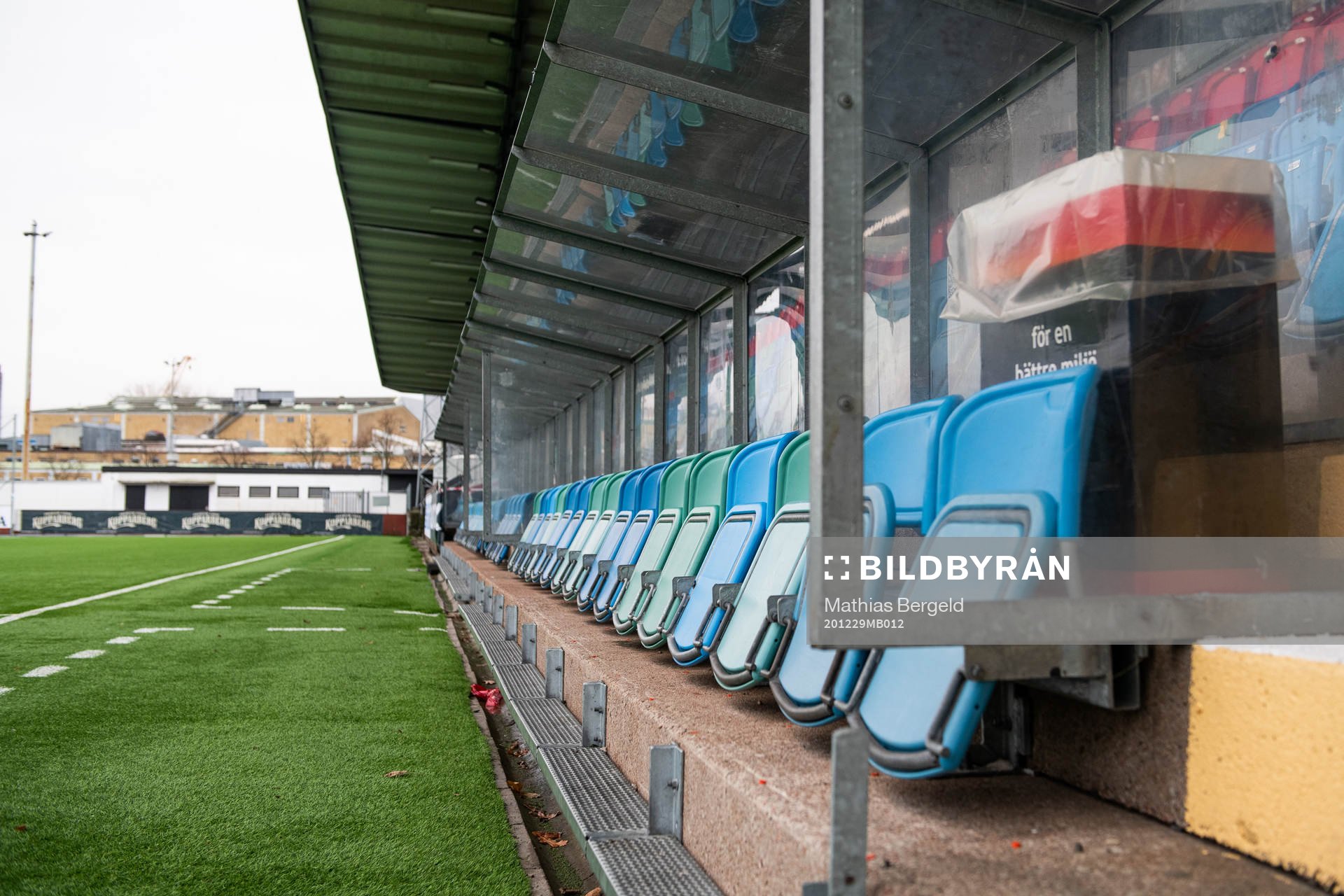 Avbytarbåsen på Valhalla IP i samband med att
