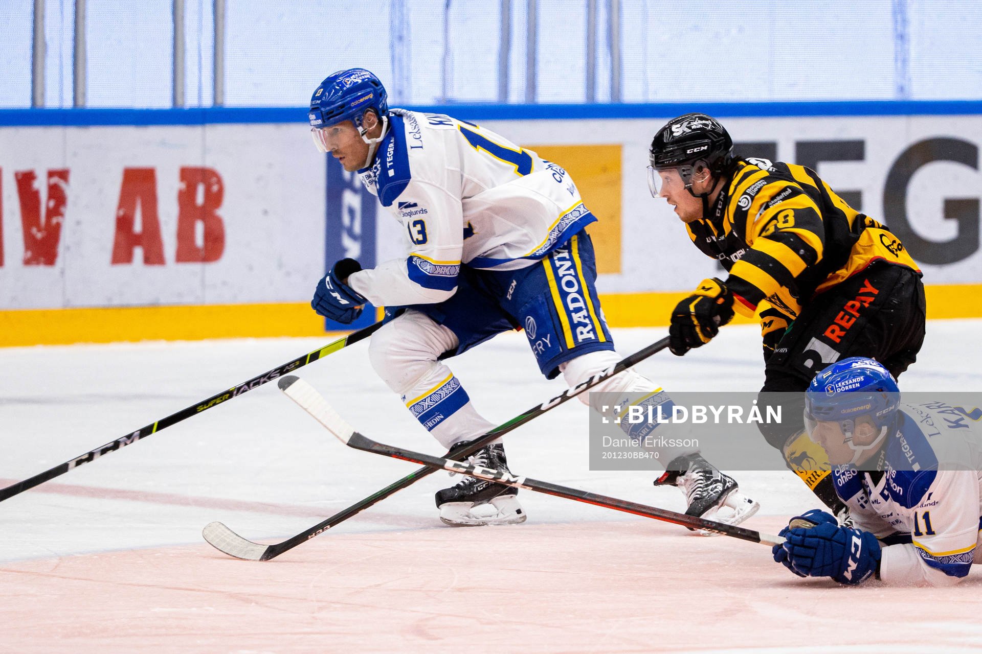 Skellefteås Jesper Frödén i en kamp mot Leksands Jon