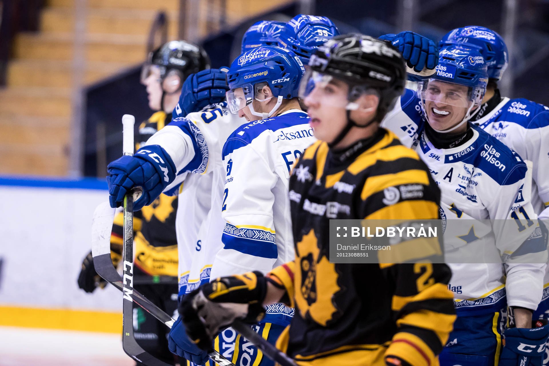 Leksands Fredrik Forsberg jublar med Leksands Martin