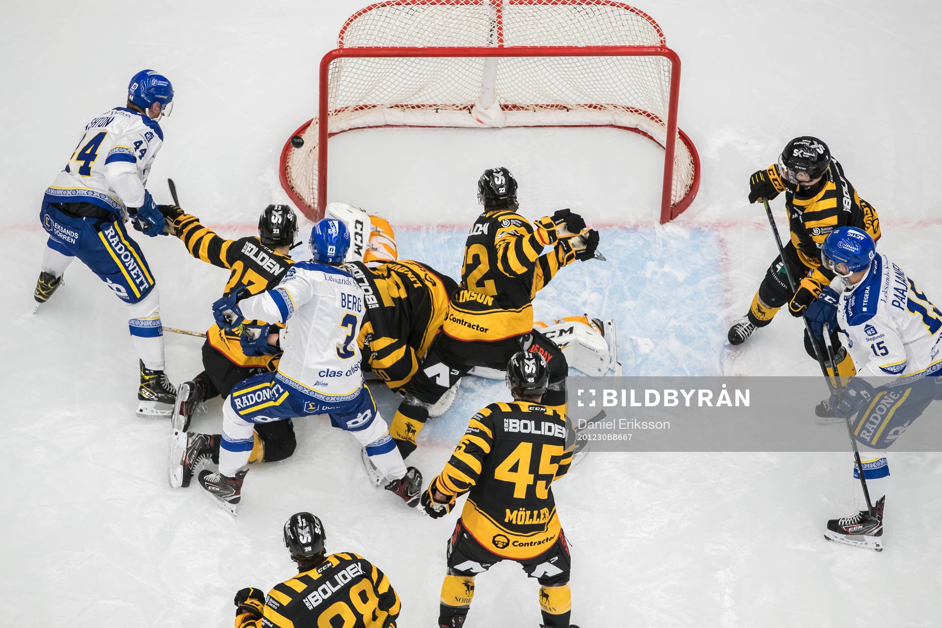 Leksands Carter Ashton oroar framför Skellefteås målvakt