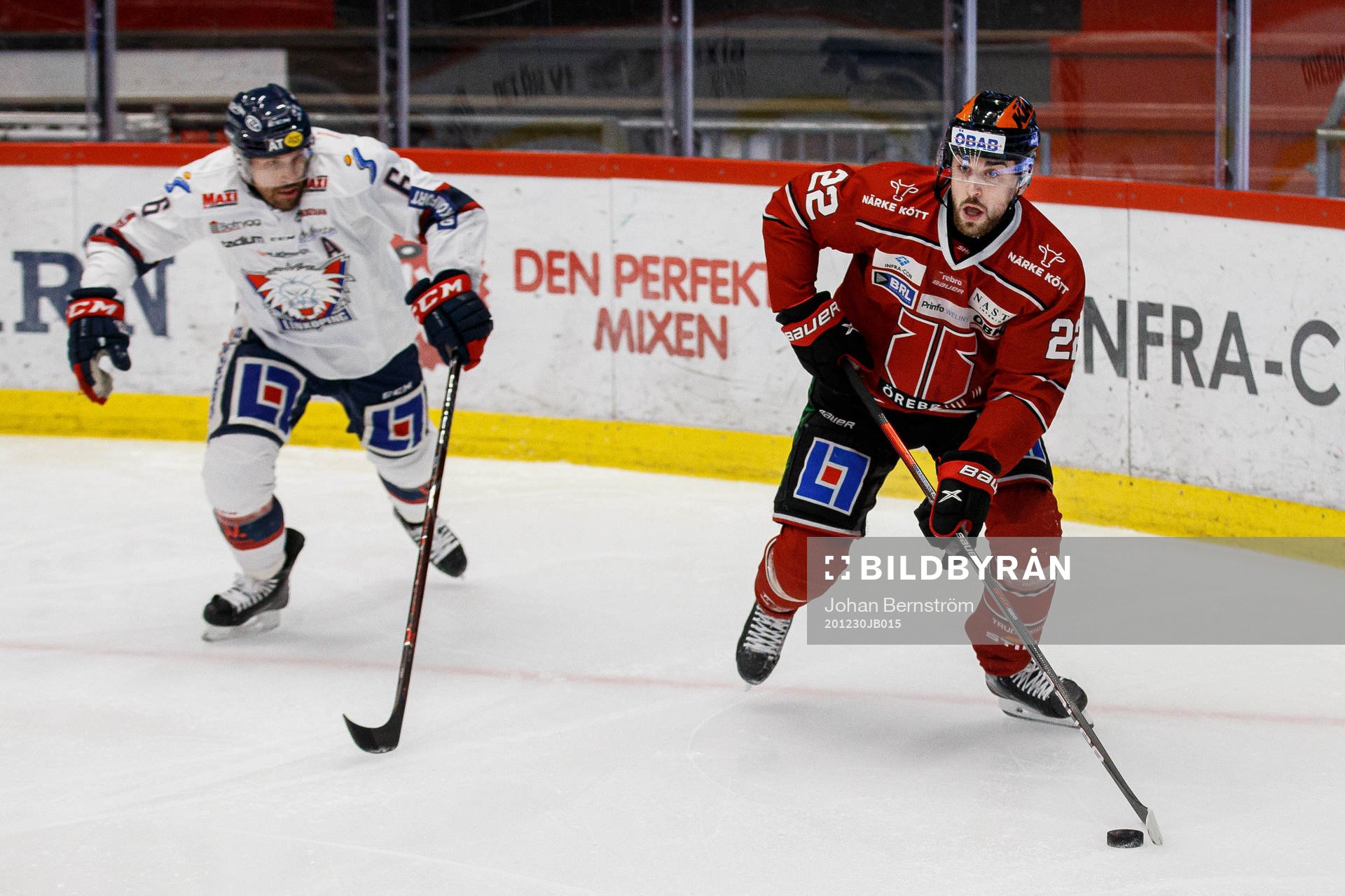 Linköpings Jonas Holös och Örebros Jonathan Andersson