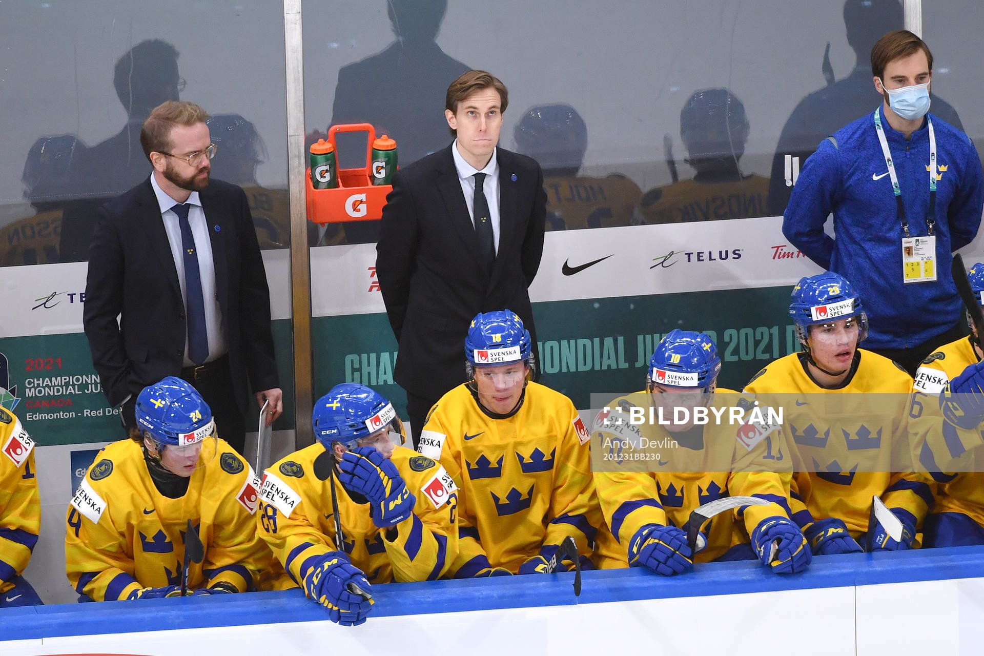 Team Sweden Head Coach Joel Rönnmark checks the time
