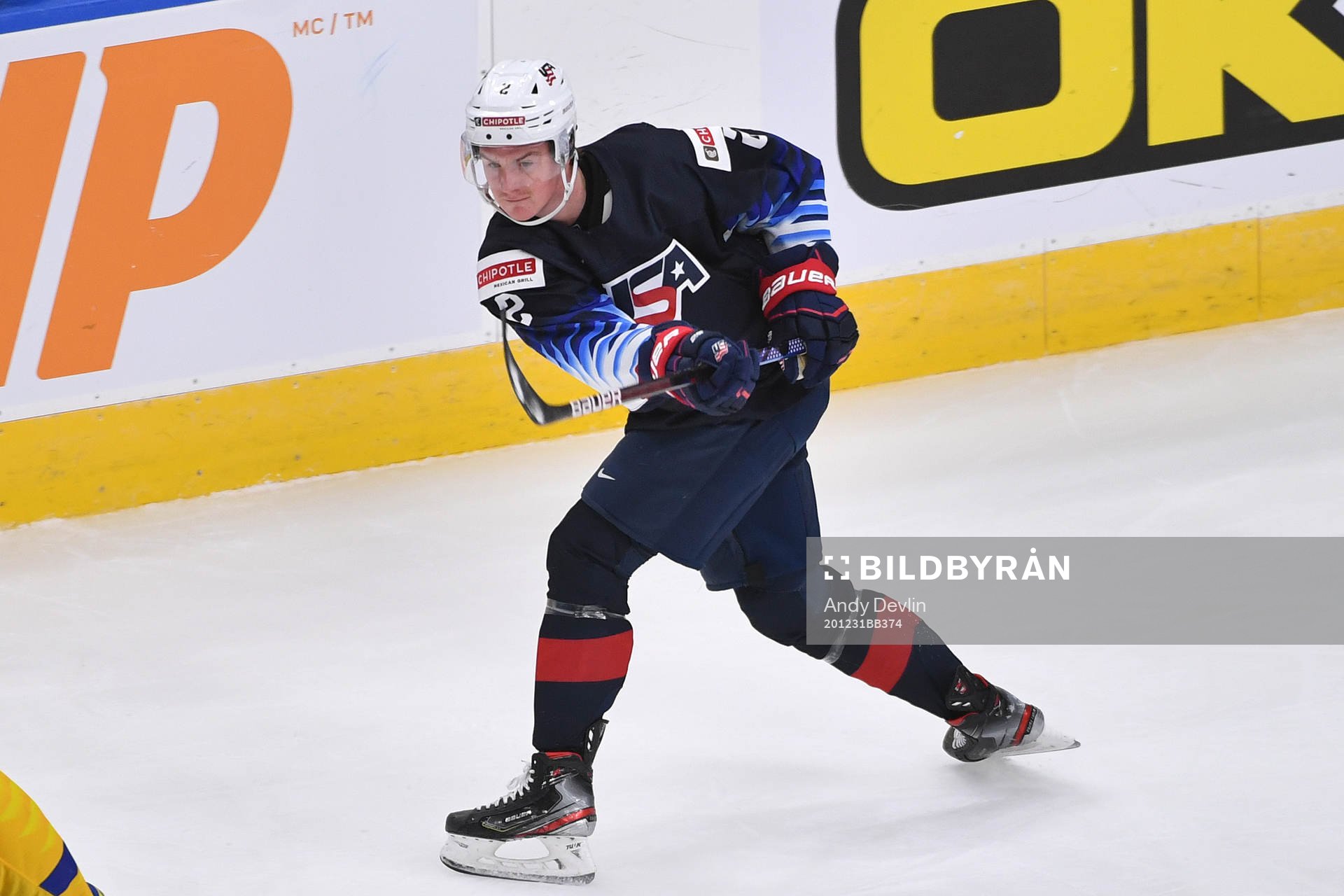 Drew Helleson of USA makes a pass
