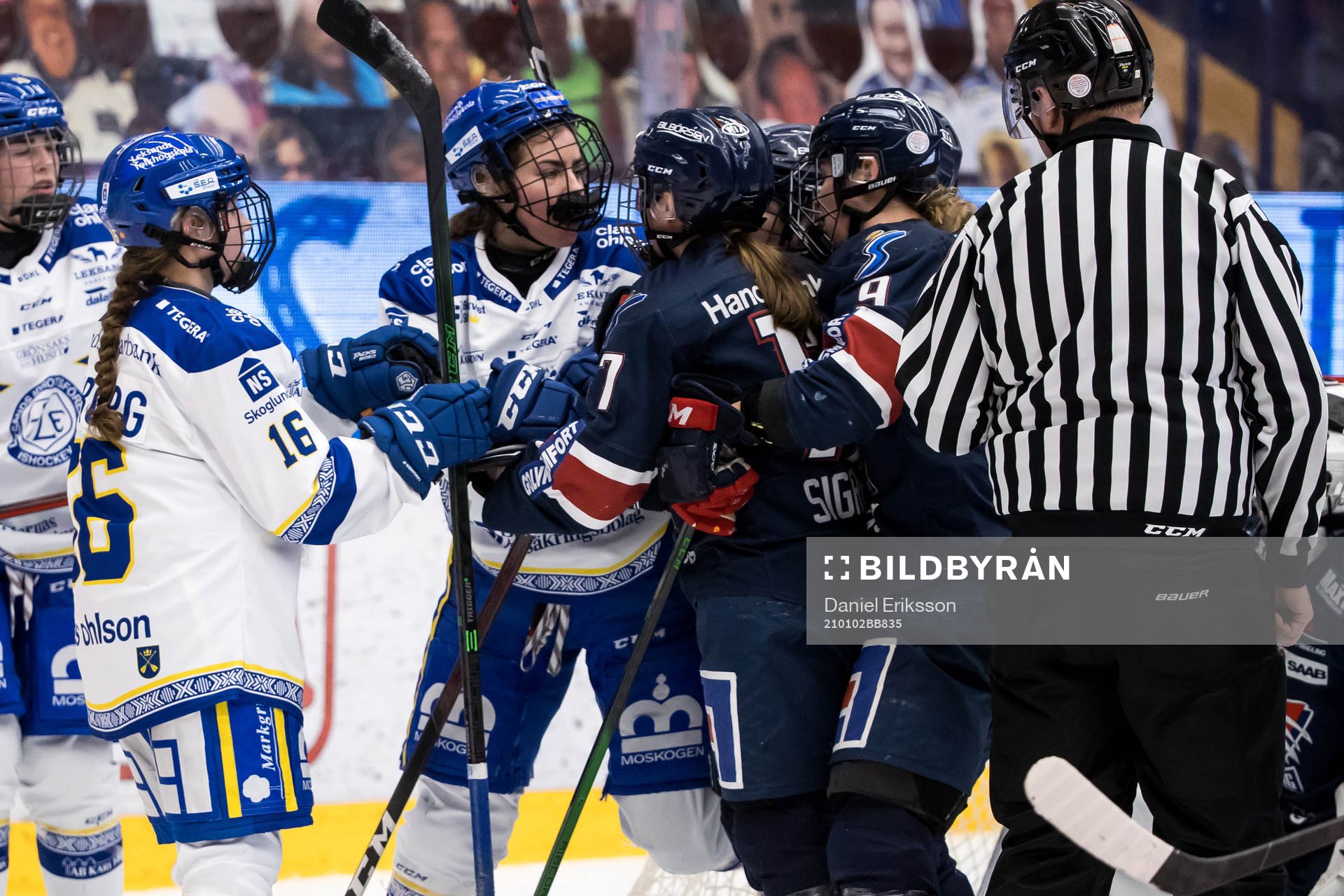 Leksands Ella Albinsson och Linköpings Shannon Sigrist i