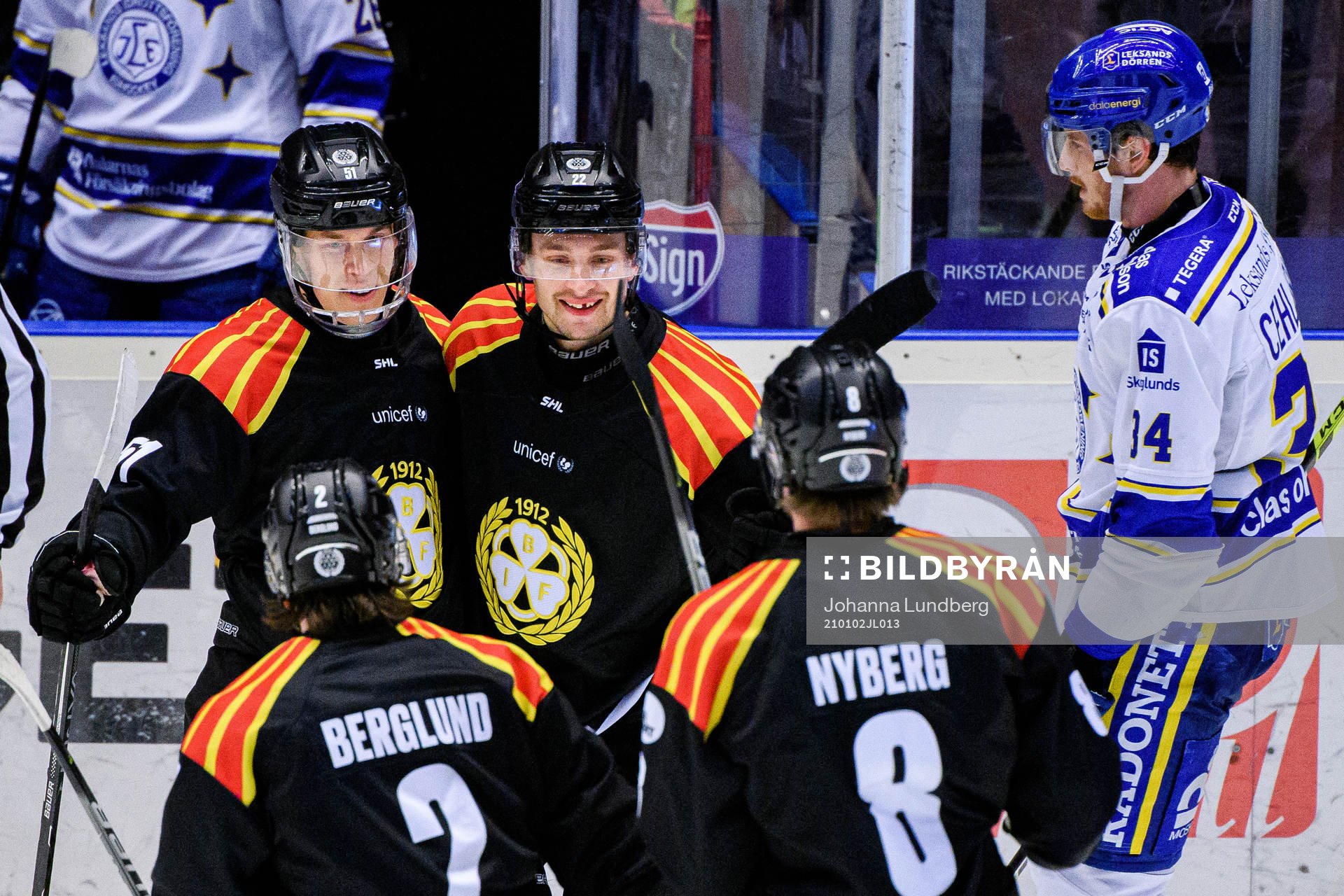 Brynäs Tomi Sallinen och Adam Pettersson jublar