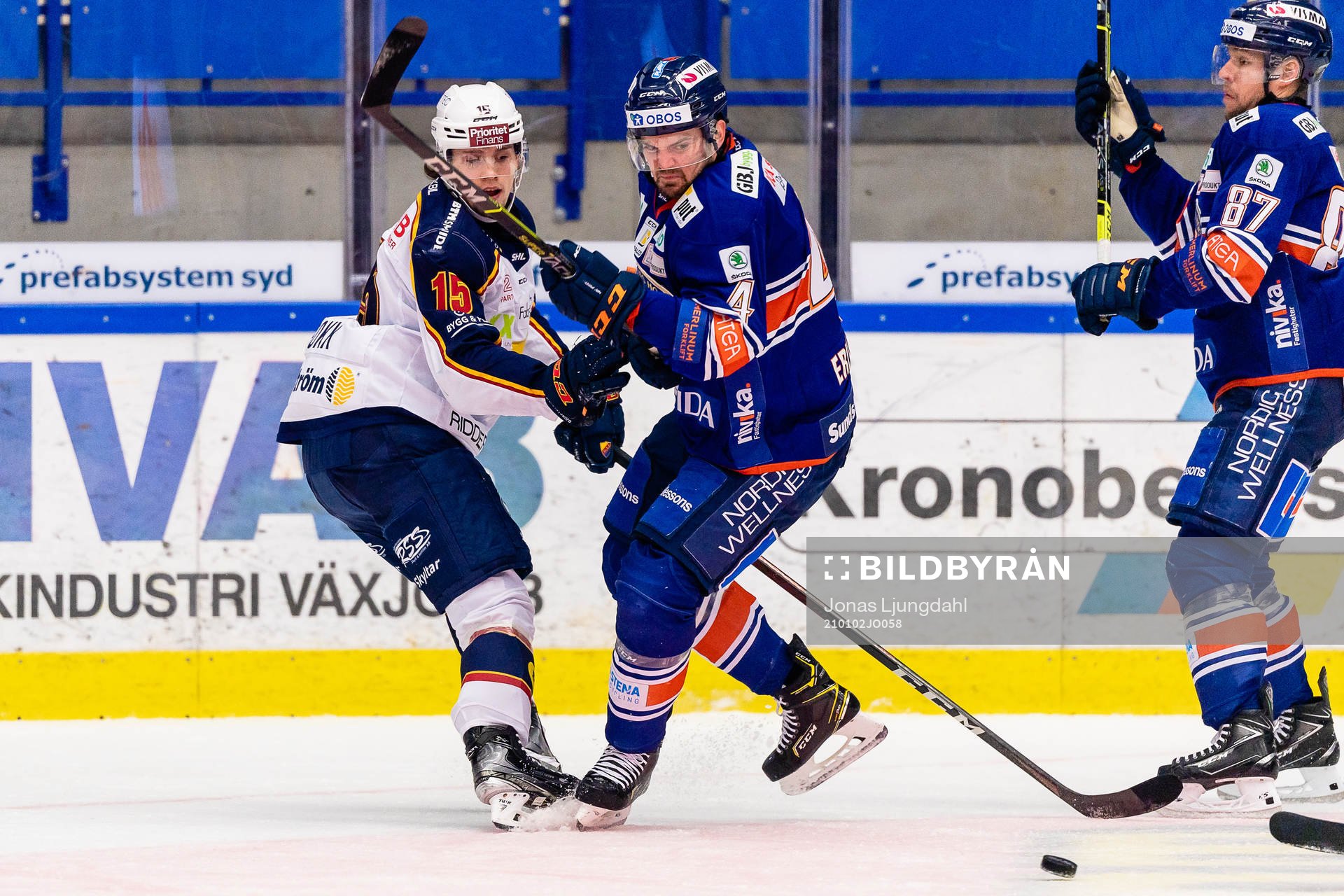 Djurgårdens Dominik Bokk och Växjös Tim Erixon
