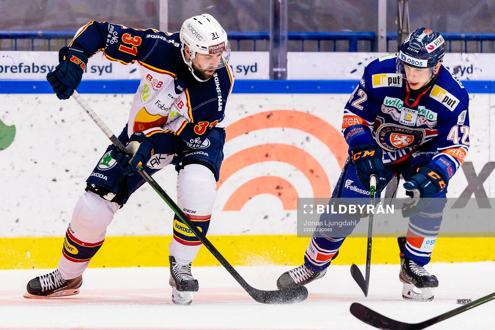 Djurgårdens Dick Axelsson och Växjös Teemu Eronen