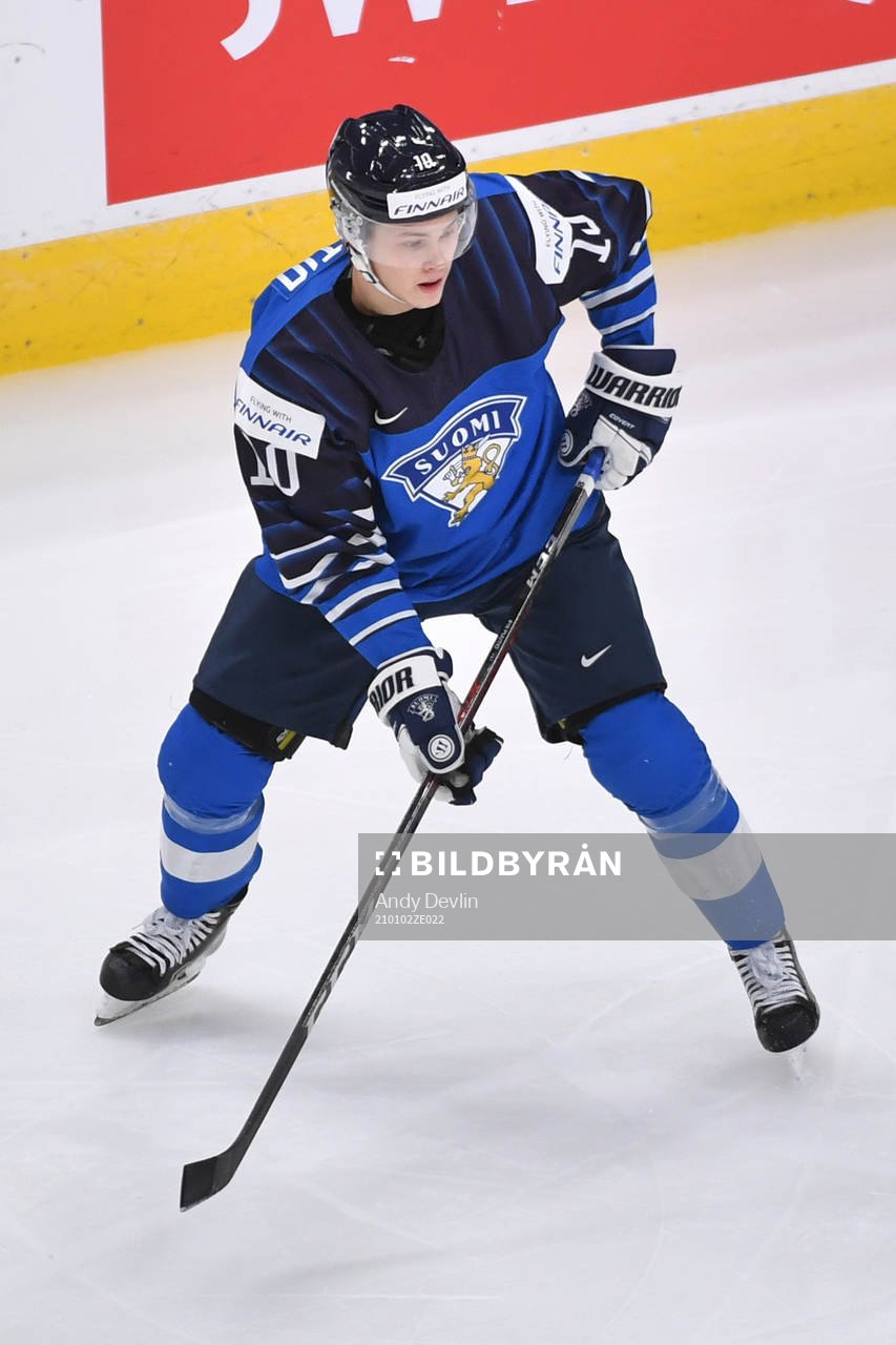 Kasper Puutio of Finland skates