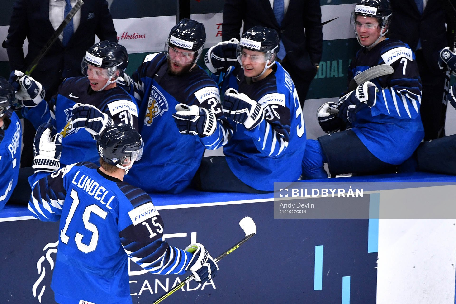 Anton Lundell of Finland celebrates the 2-2 game tying goal