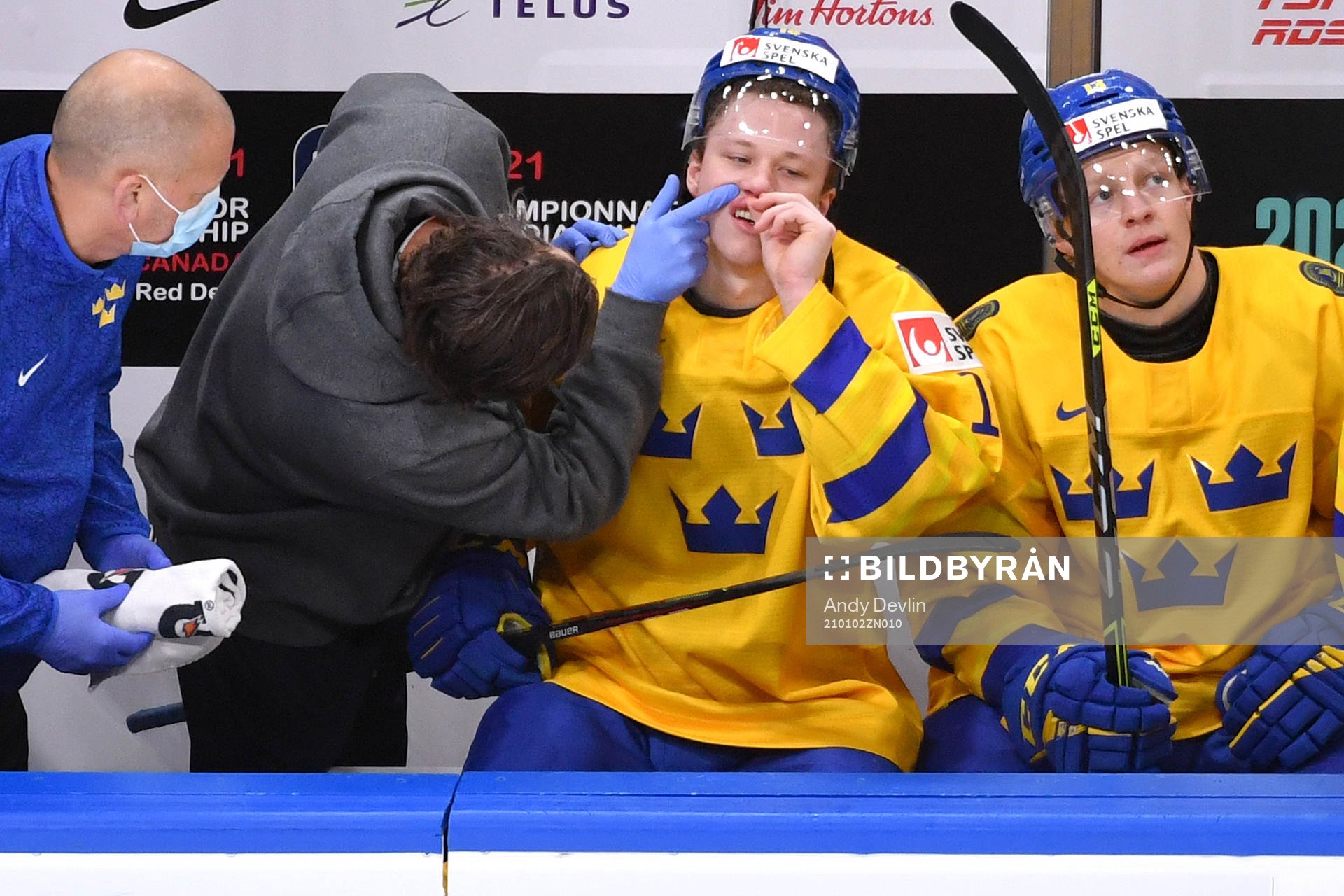 Lucas Raymond of Sweden gets attention