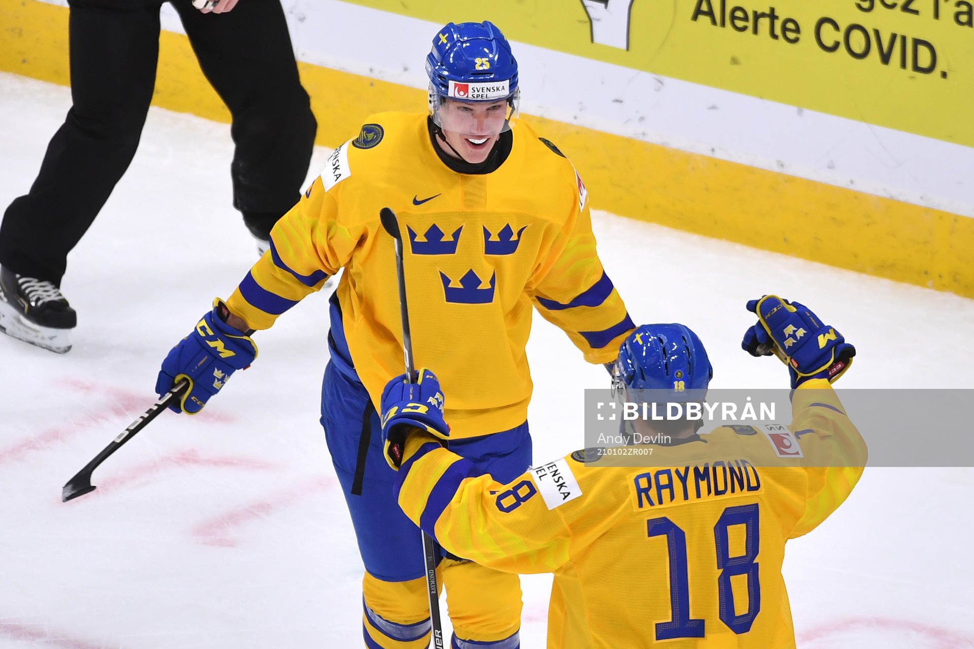 Elmer Söderblom and Lucas Raymond of Sweden celebrate the