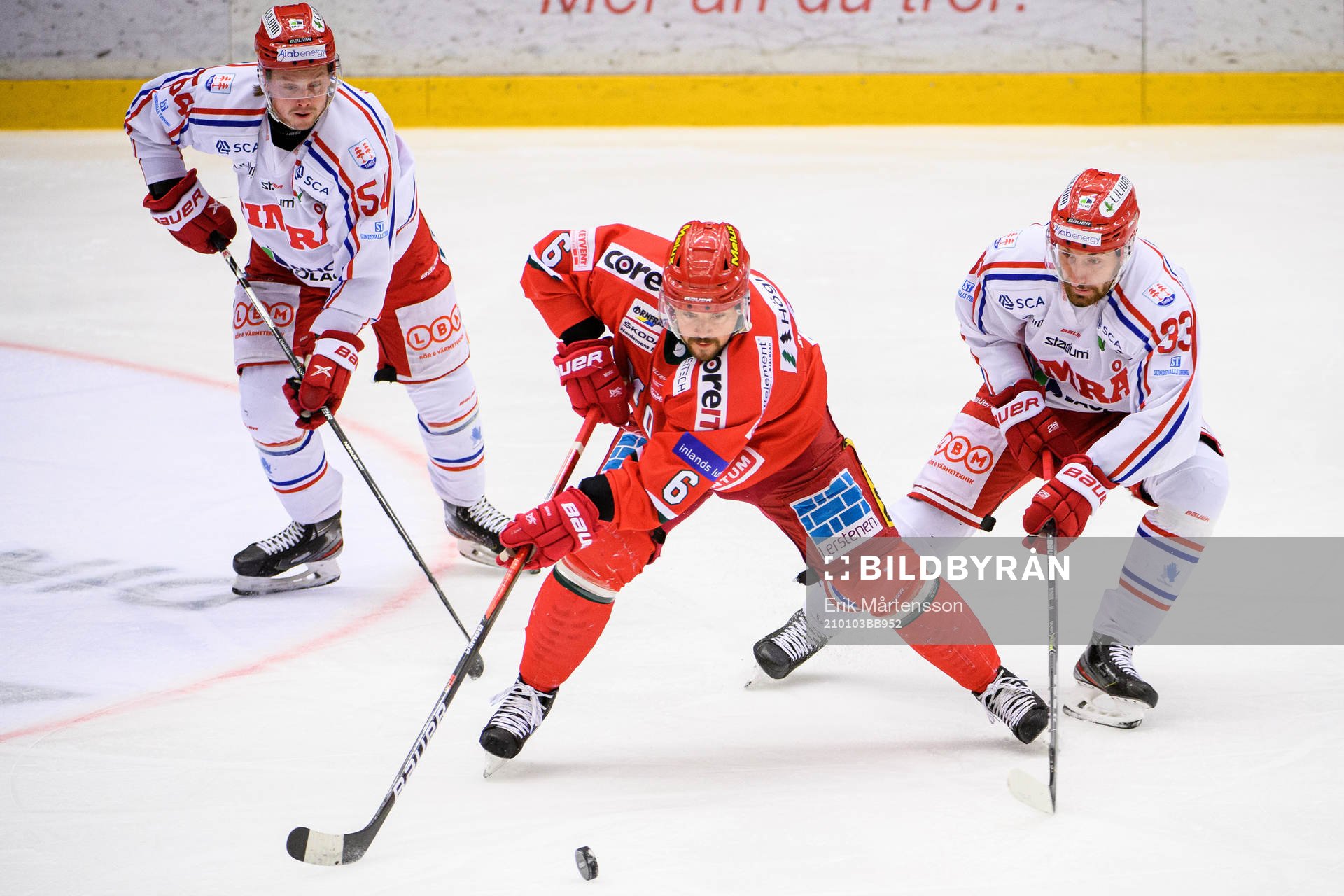 Modos Jesper Dahlroth i en kamp mot Timrås Jonathan