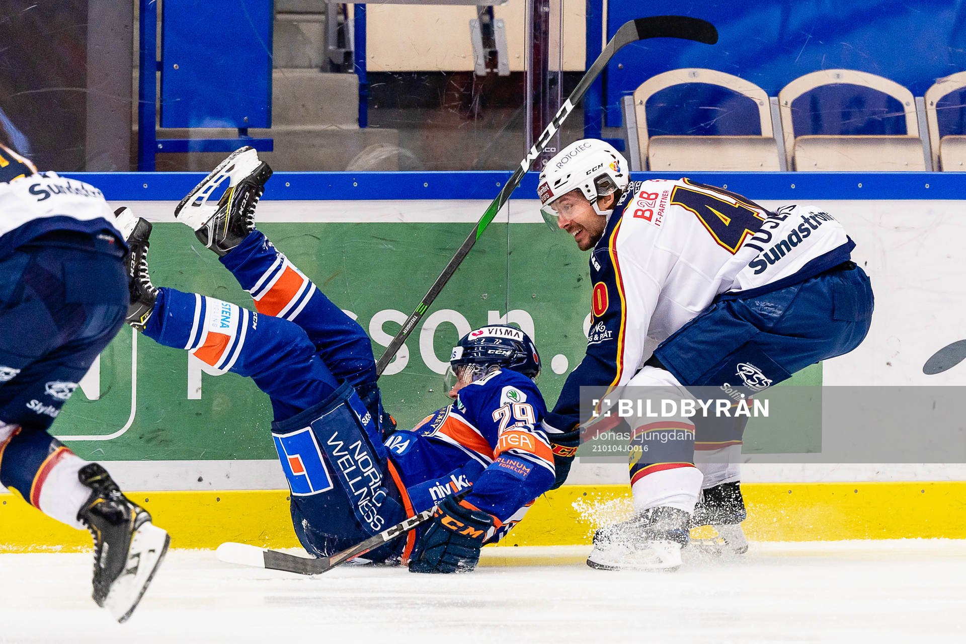 Växjös Pontus Holmberg faller
