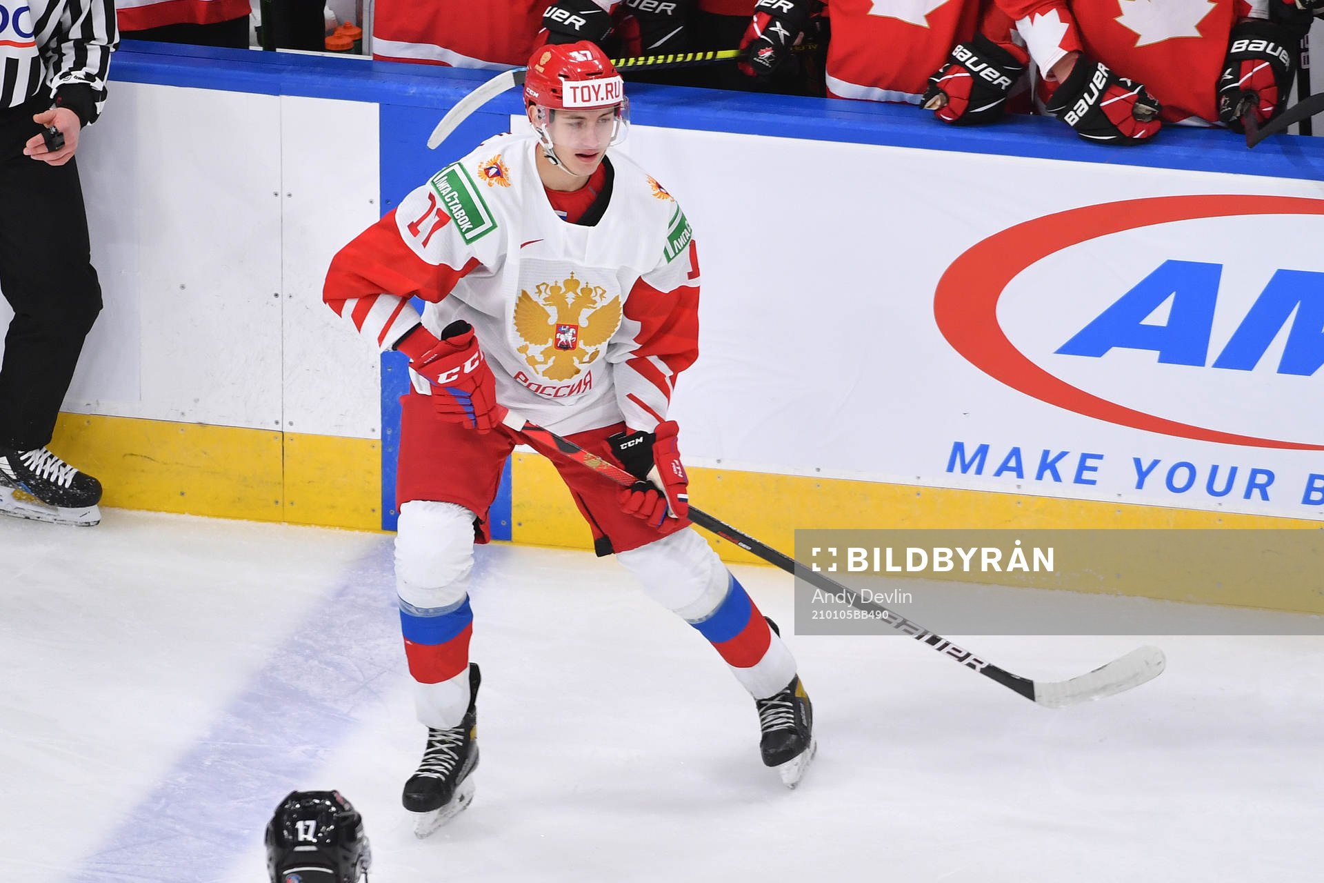 Shakir Mukhamadullin of Russia skates