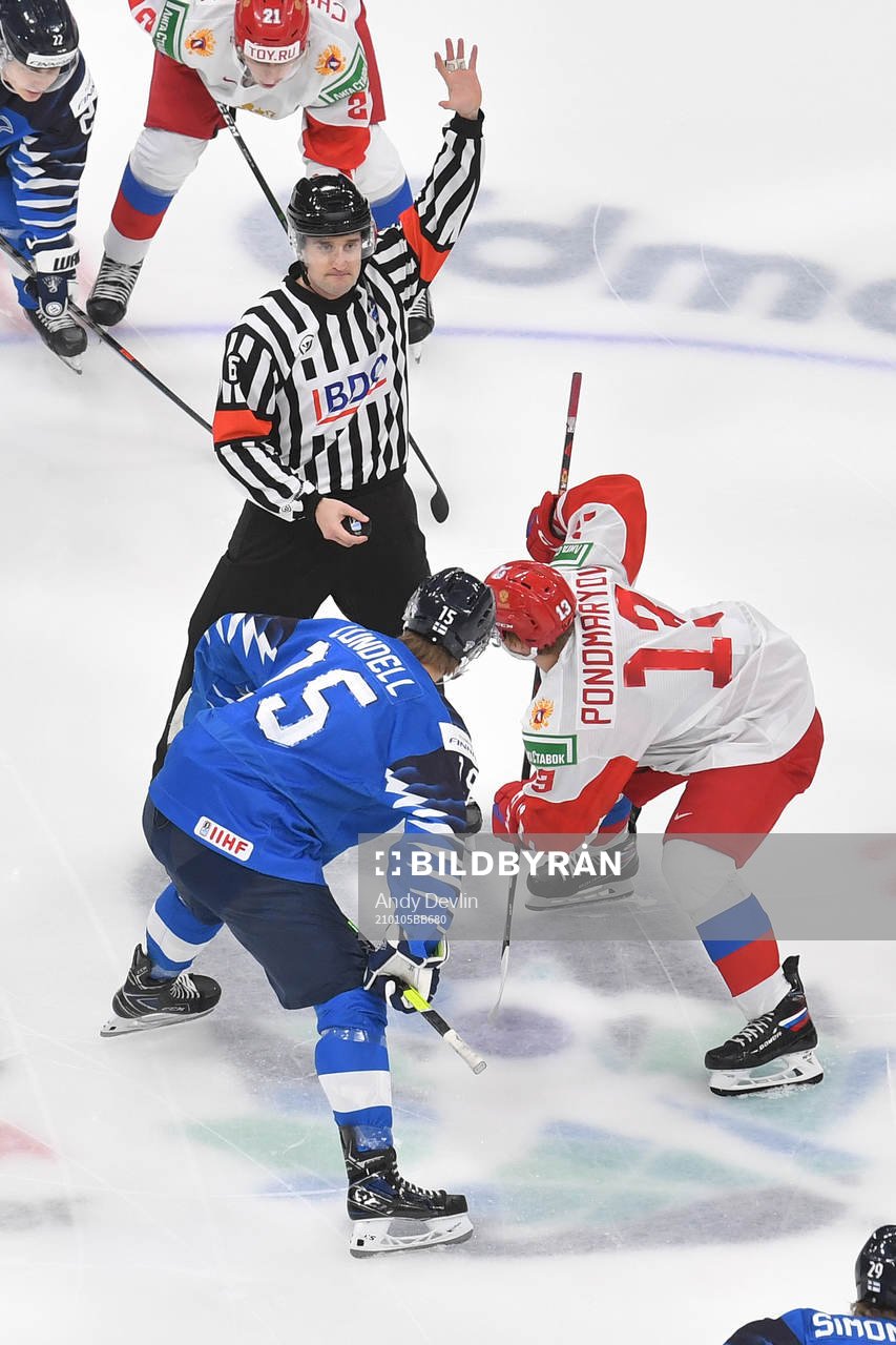Anton Lundell of Finland and Vasili Ponomaryov of Russia