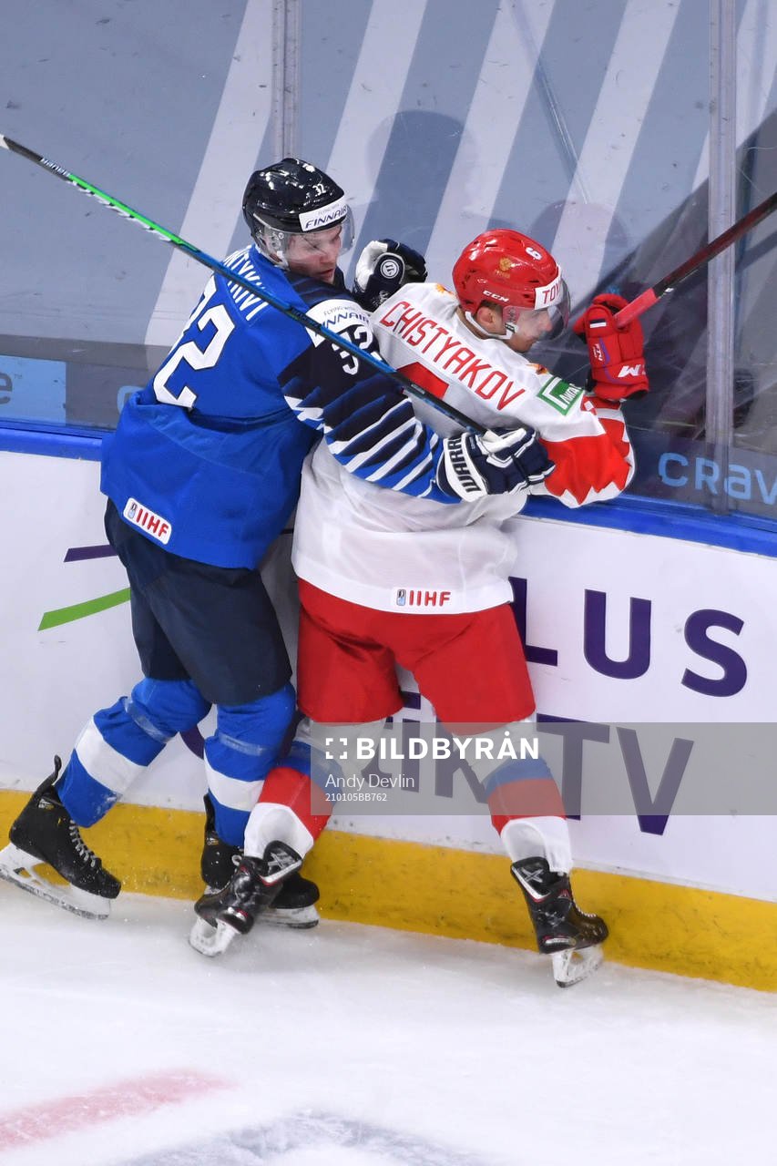 Matias Mantykivi of Finland and Semyon Chistyakov of Russia