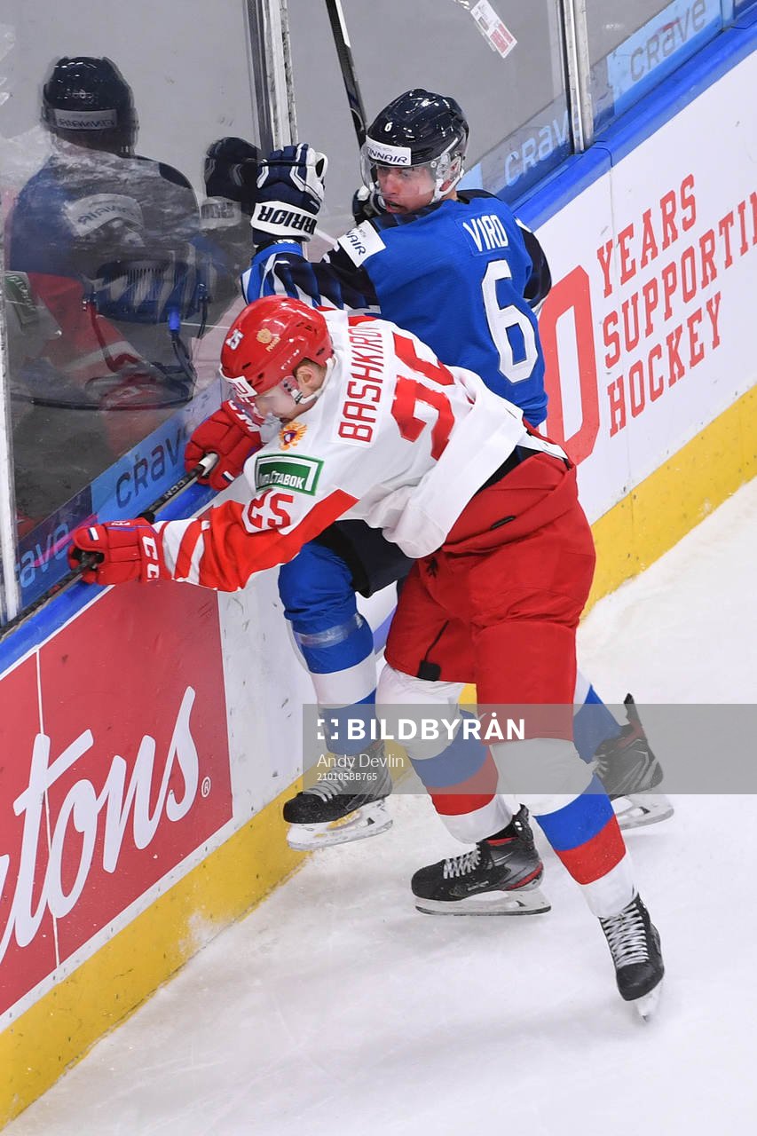 Danil Bashkirov of Russia and Eemil Viro of Finland collide
