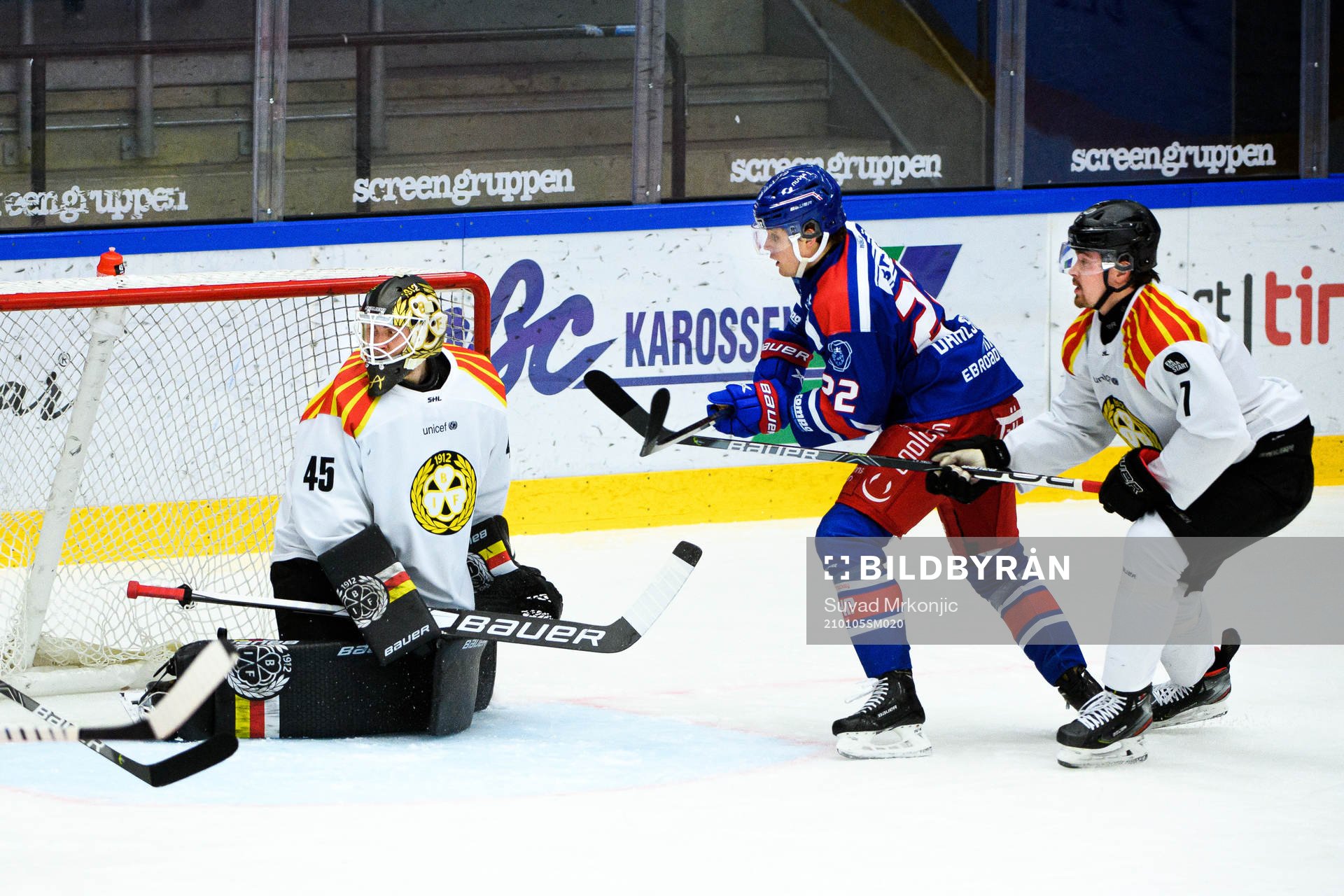 Oskarshamns John Dahlström gör 1-0 bakom Brynäs målvakt