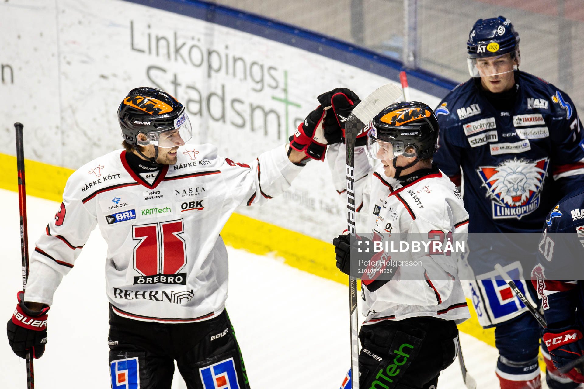 Örebros Ludvig Rensfeldt och Ludvig Rensfeldt jublar