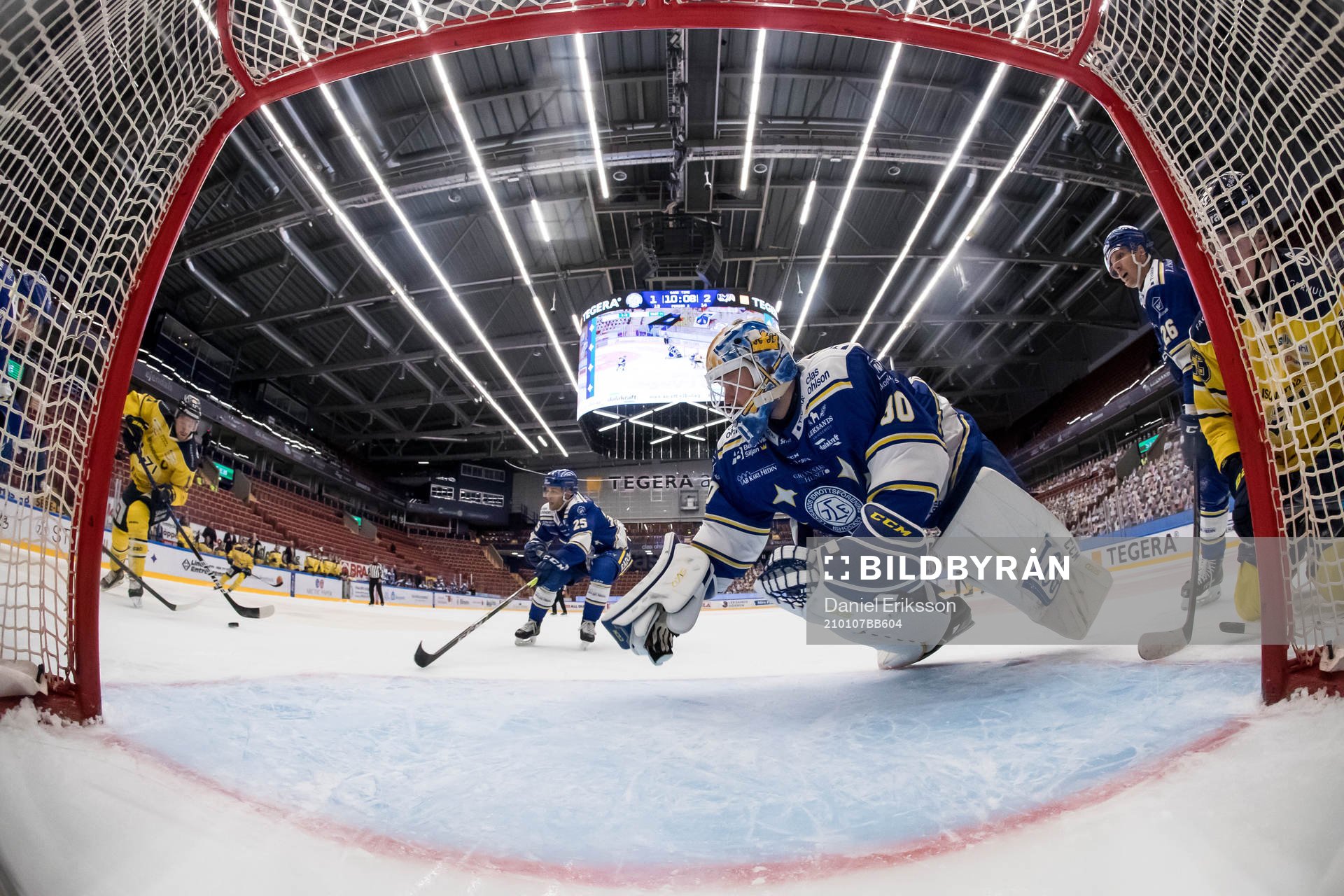 s Simon Önerud gör 1-3 bakom Leksands målvakt Janne