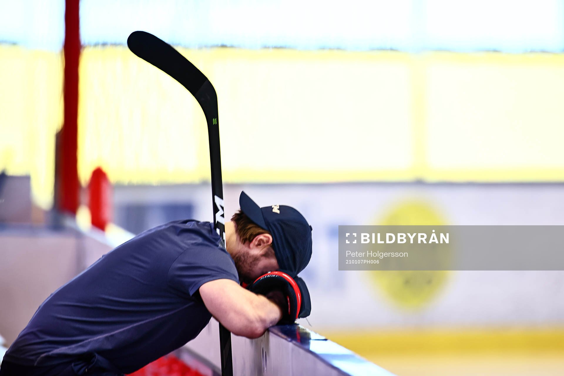 Linköpings Andrew Gordon före ishockeymatchen i SHL