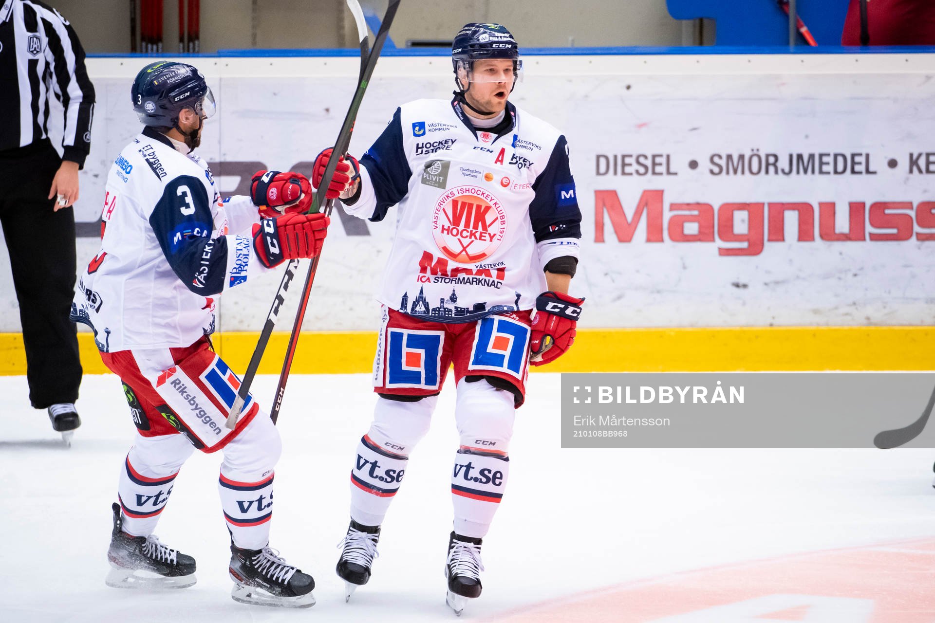 Västerviks Michael Kapla och Victor Öhman jublar