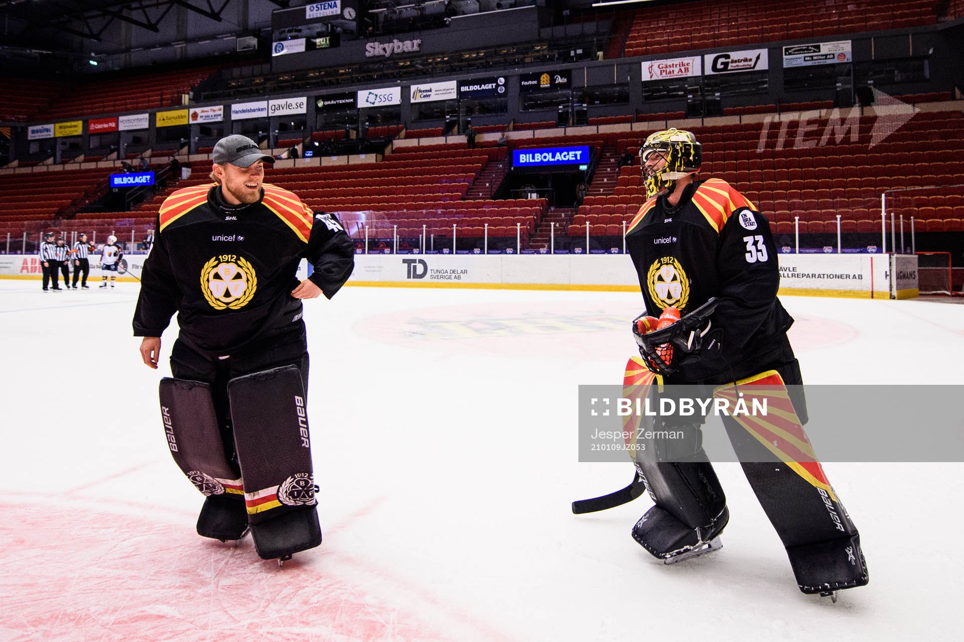 Brynäs målvakt Viktor Andrén och målvakt Samuel Ersson