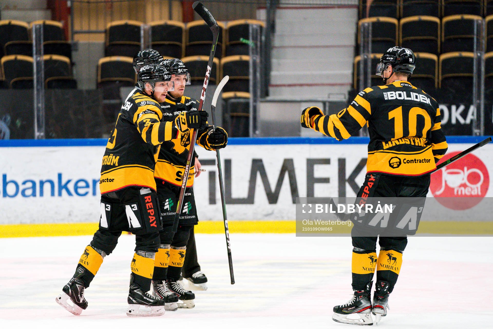 Skellefteås Jesper Frödén jublar