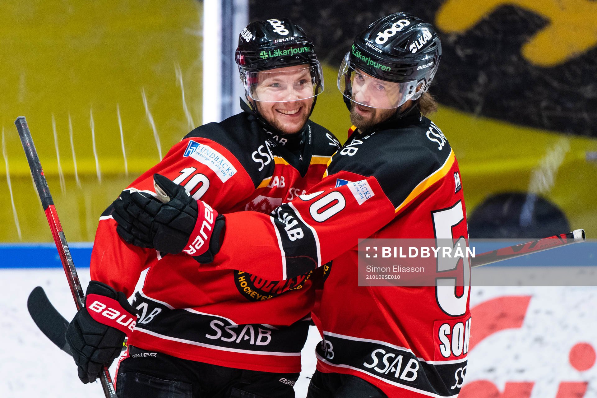 Luleås Einar Emanuelsson och Daniel Sondell jublar