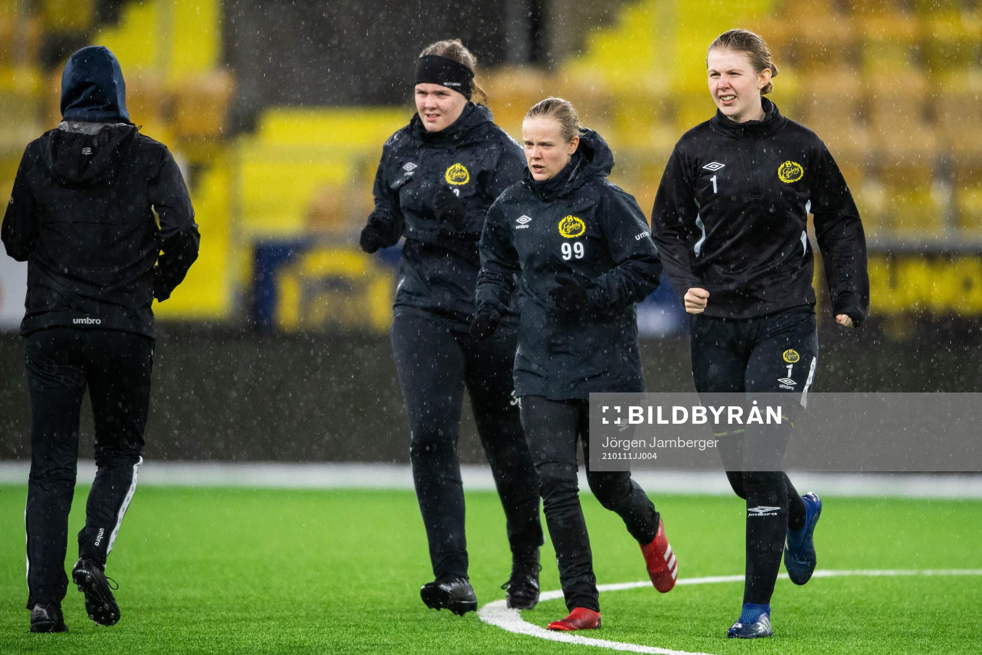 Målvakterna Sanna Öjersson, Rebecka Wikander och Lia