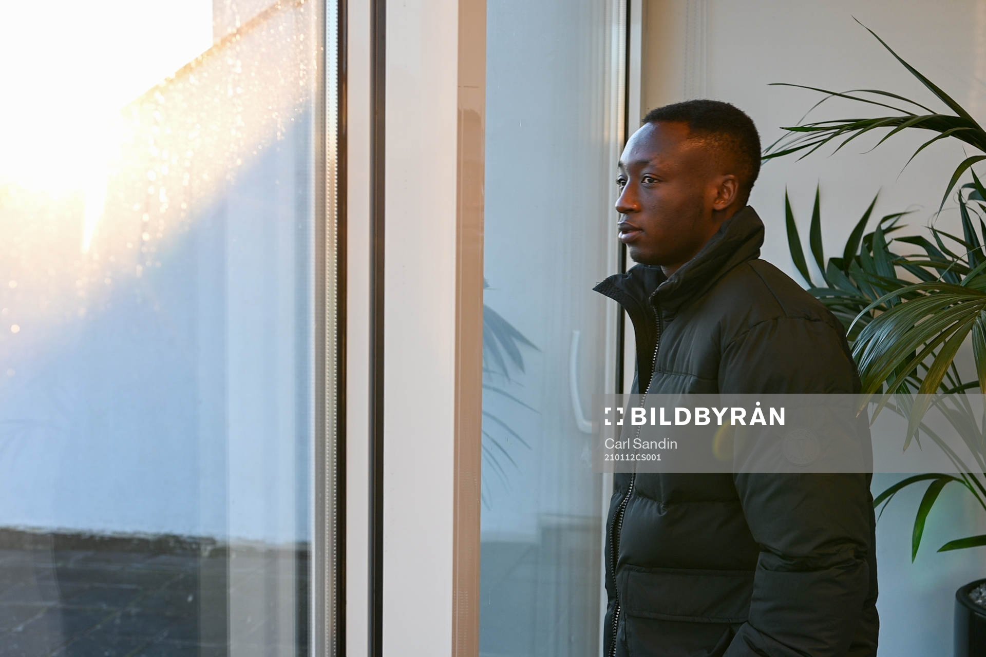 Häckens nyförvärv Benie Adama Traore blickar ut  över