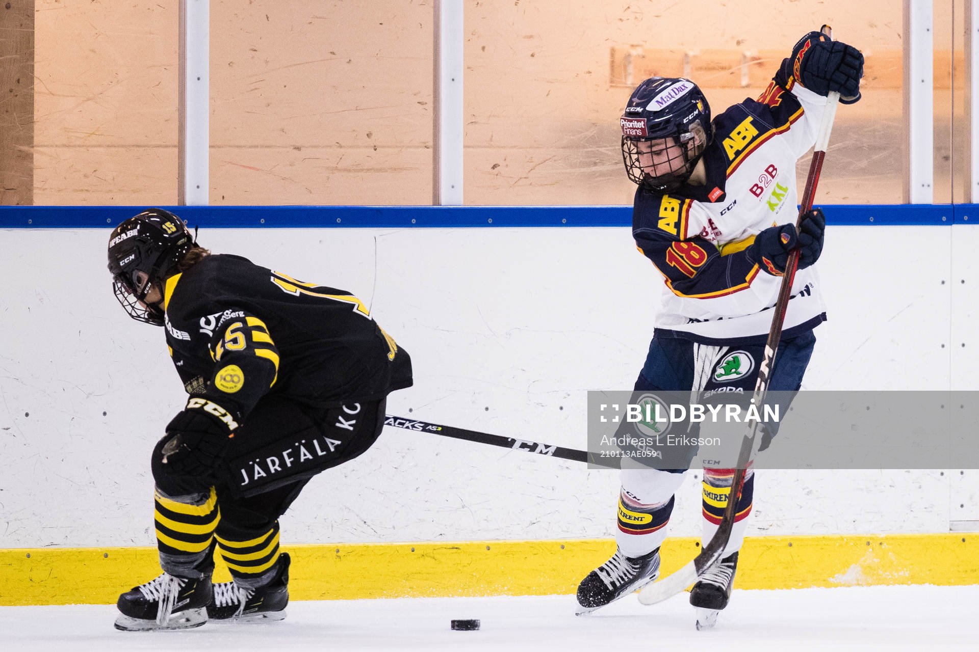 s Betty Jouanny och Djurgårdens Alice Östensson