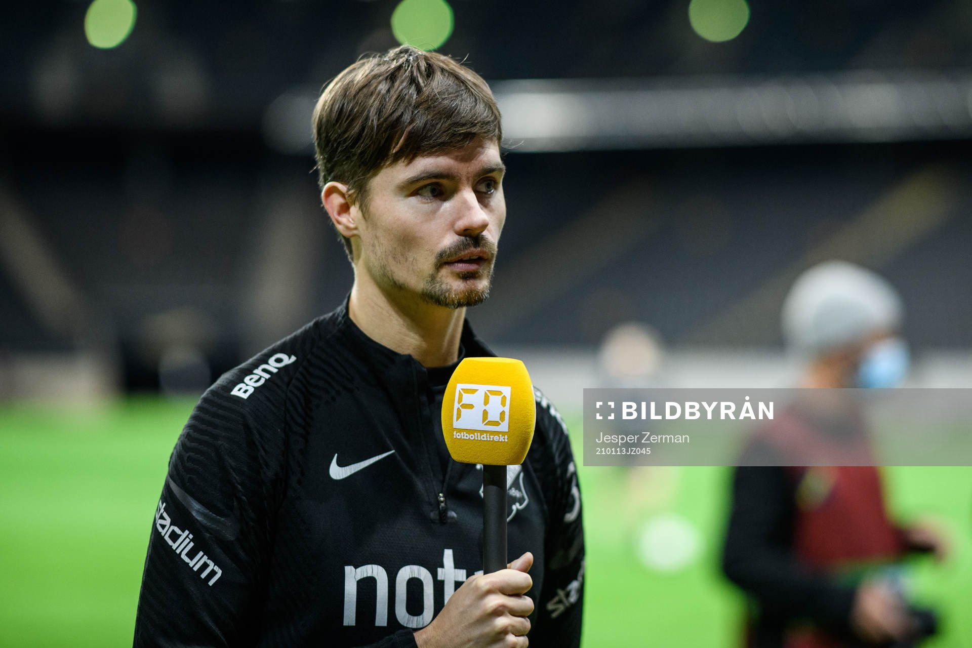 AIK:s Mikael Lustig intervjuas efter en träning med AIK den 13 januari 2021 i Stockholm.