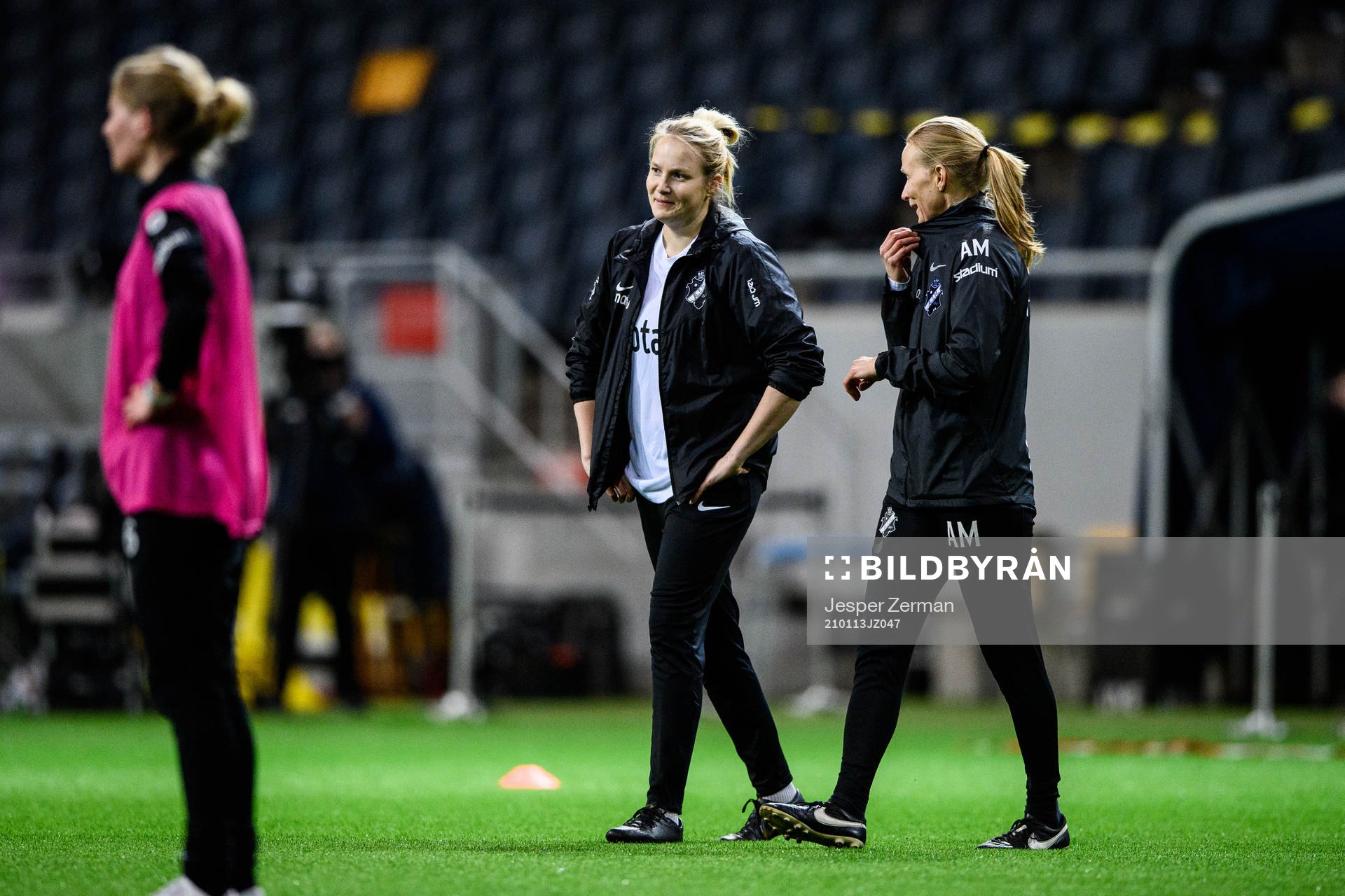 s chefstränare Maiju Ruotsalainen och sportchef Anne