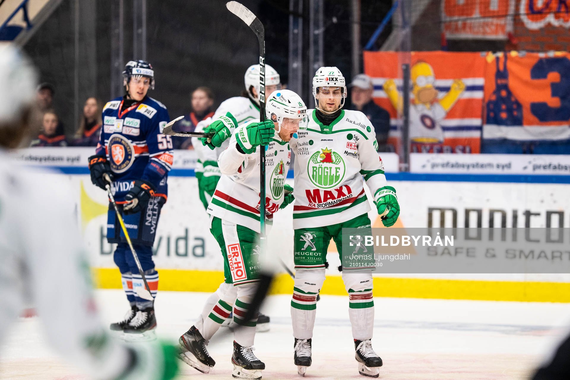 Rögles Simon Ryfors och Daniel Zaar jublar