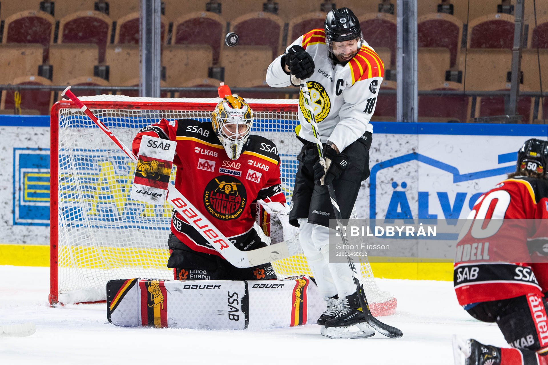 Luleås målvakt Jesper Wallstedt och Brynäs Anton Rödin