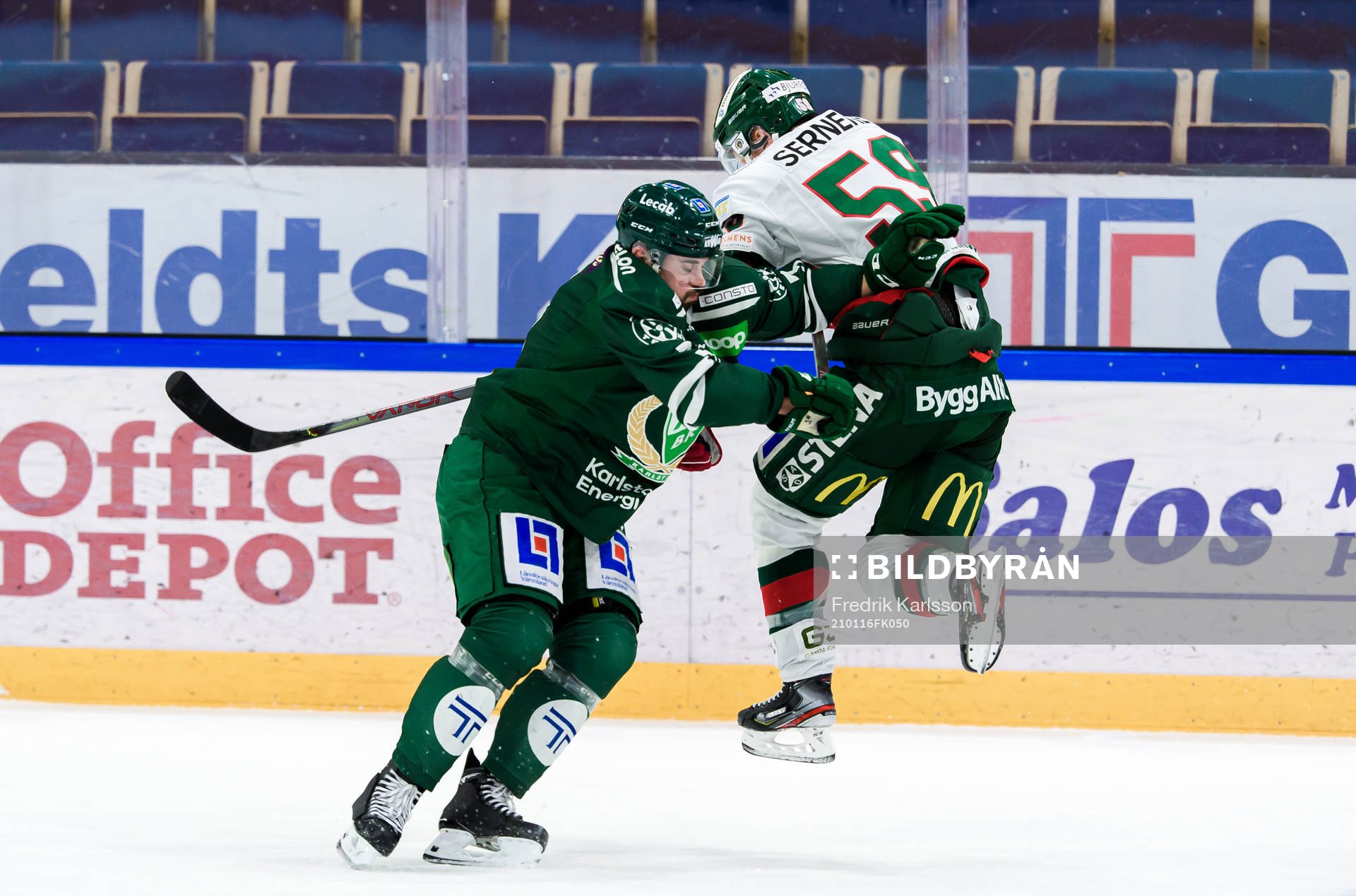 Färjestads Jens Westin och Frölundas Simon Hjalmarsson