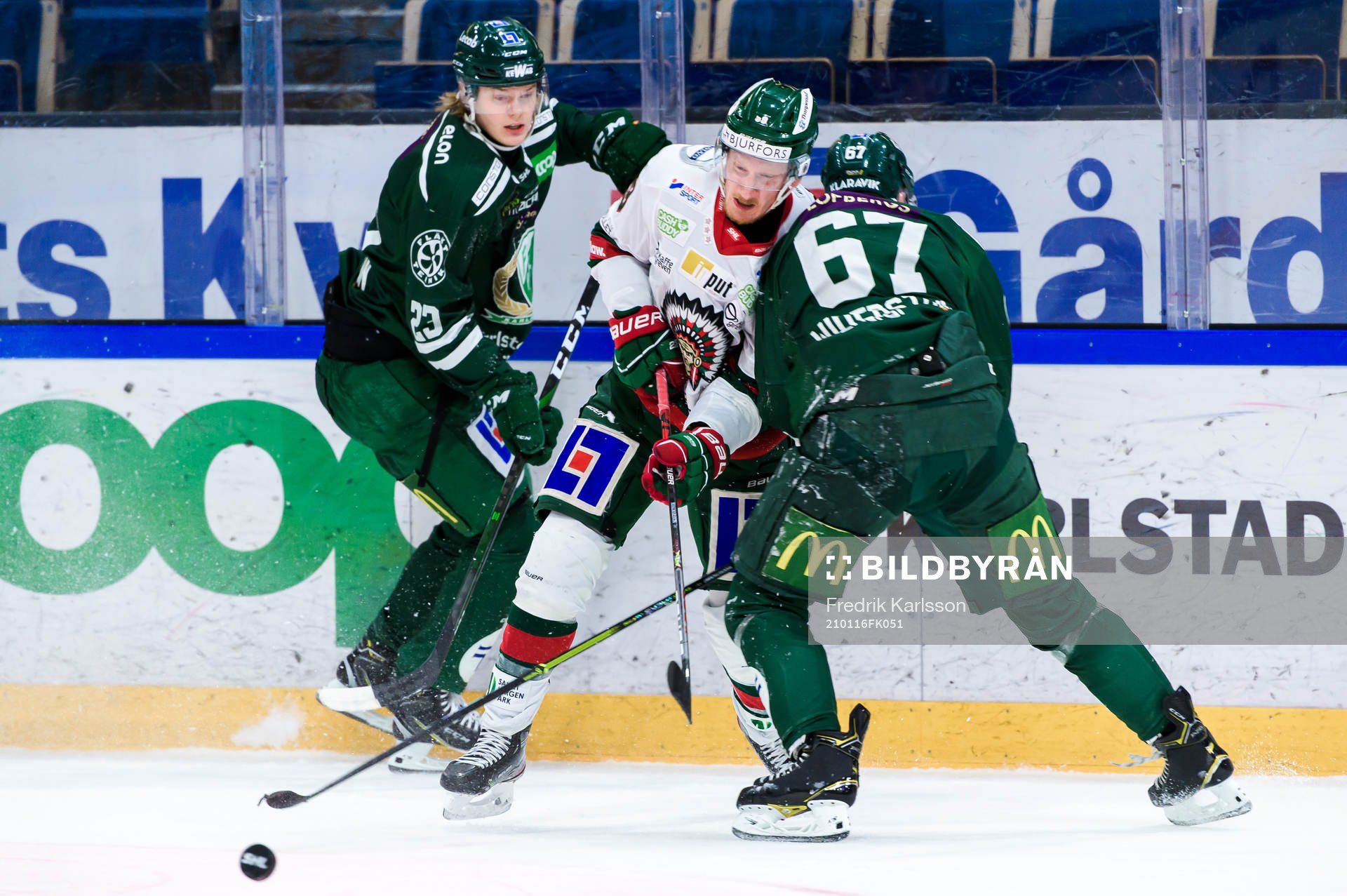 Färjestads Albin Eriksson, Frölundas Simon Hjalmarsson