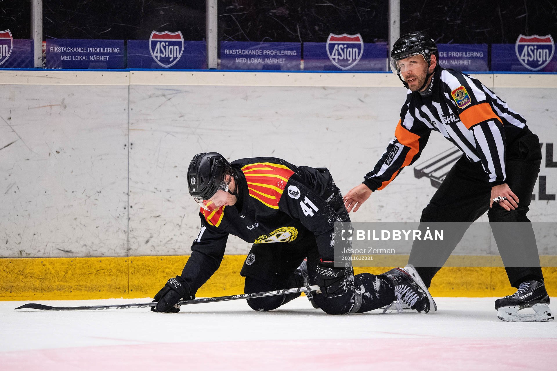 Brynäs Greg Scott har ont