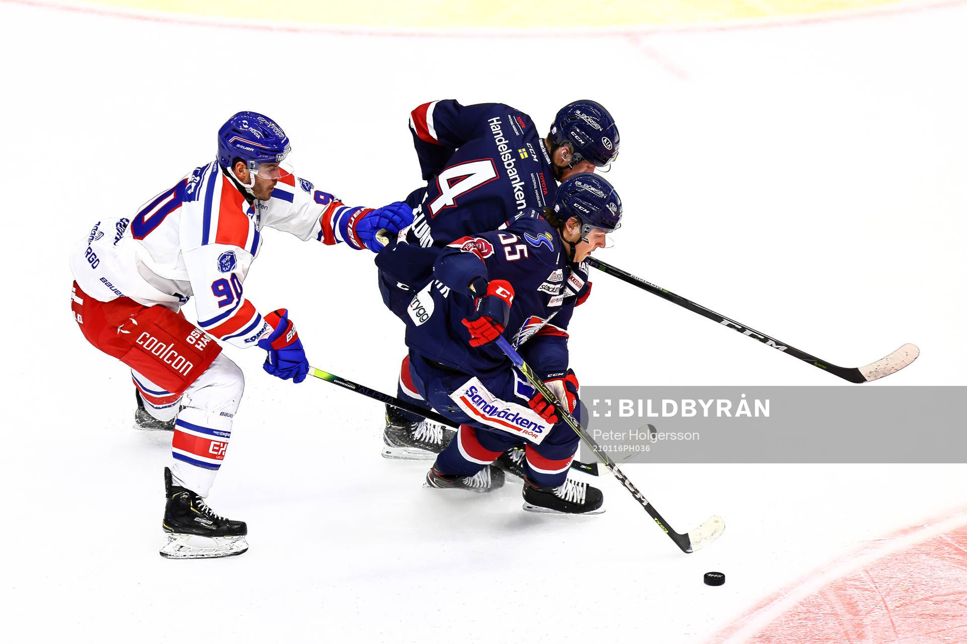 Oskarshamns Lance Bouma , Linköpings Max Lindroth