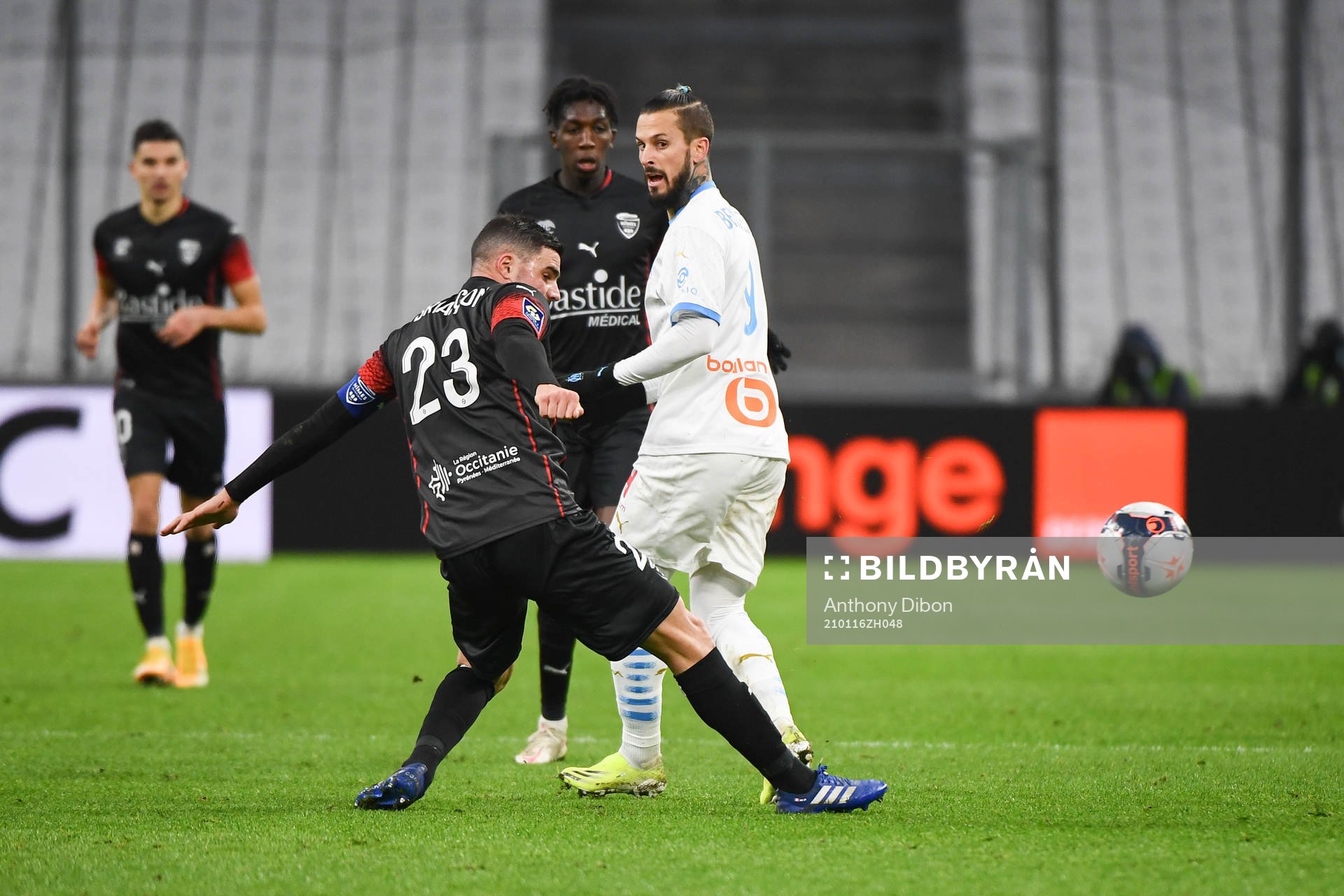 Anthony BRIANCON of Nimes and Dario BENEDETTO of Marseille