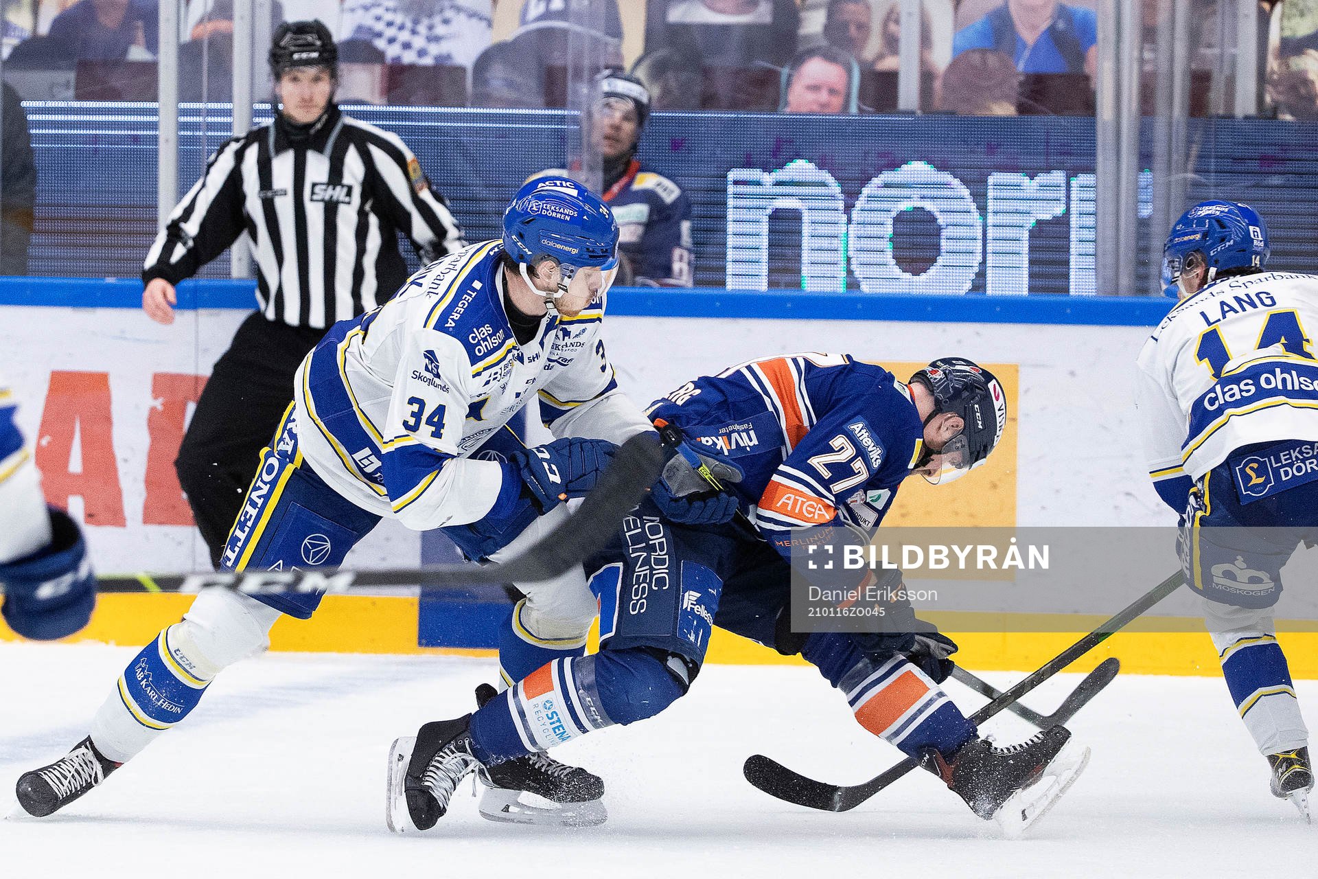 Leksands Peter Cehlarik och Växjös Martin Lundberg
