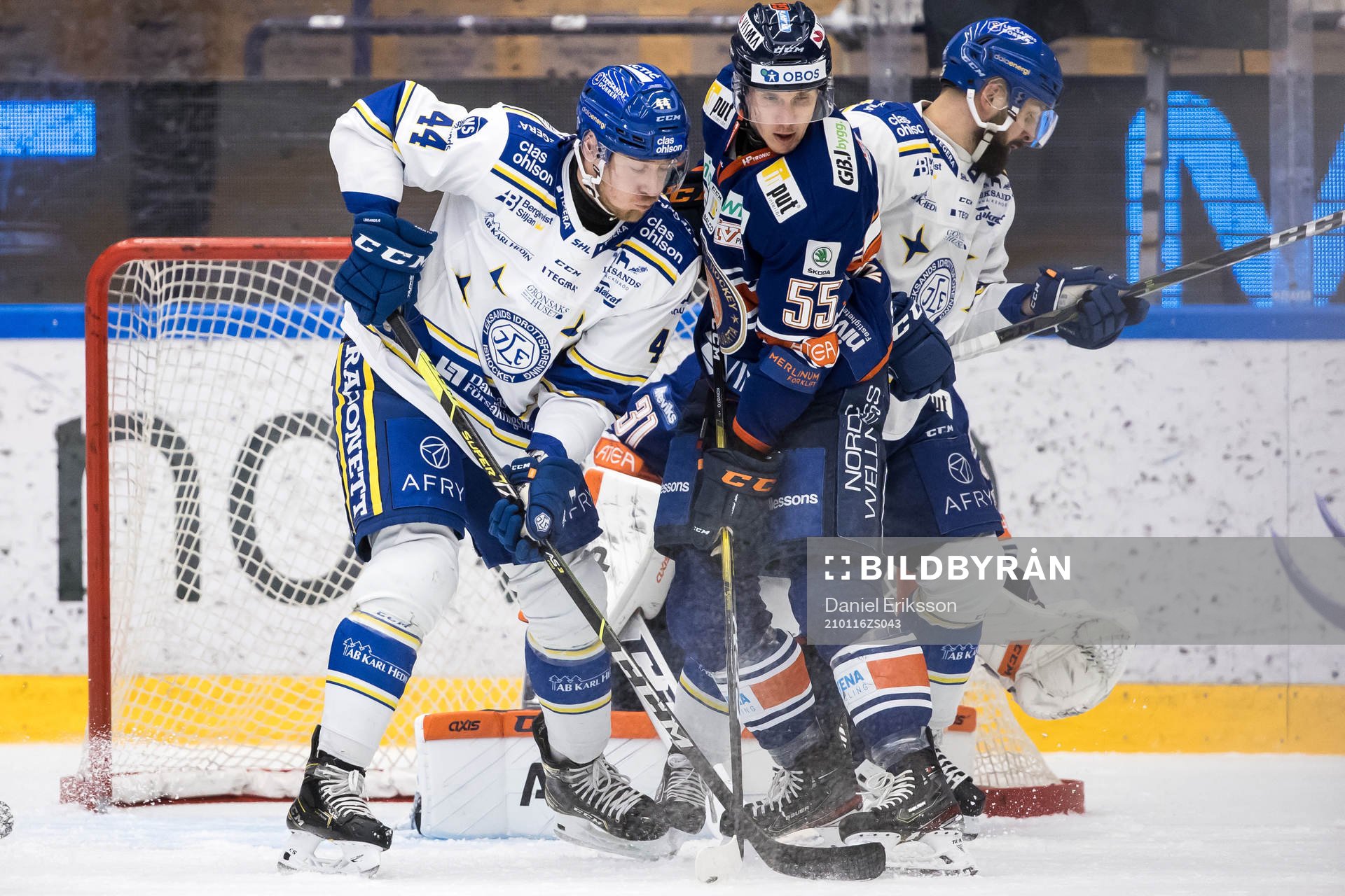 Leksands Carter Ashton och Växjös Miika Koivisto framför
