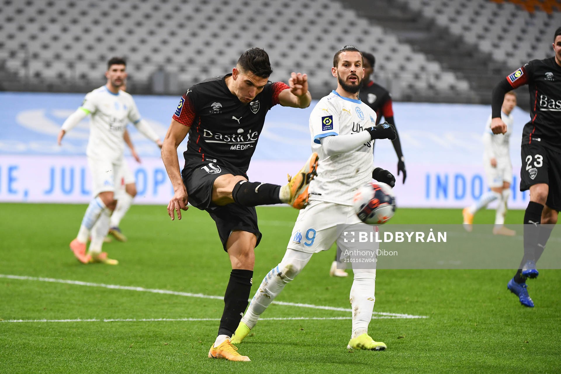 Anthony BRIANCON of Nimes and Dario BENEDETTO of Marseille